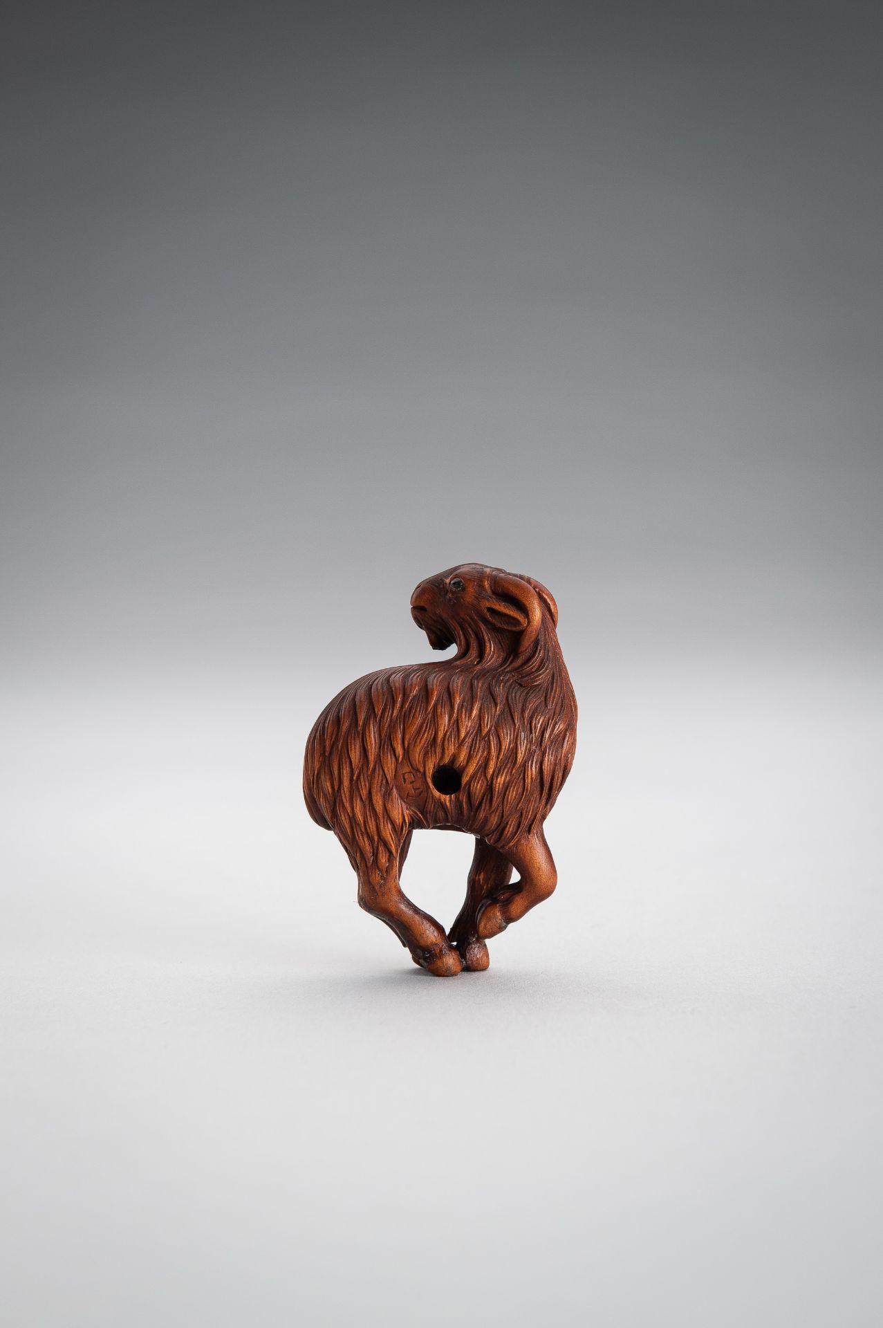 A WOOD NETSUKE OF A GOAT - Image 6 of 11