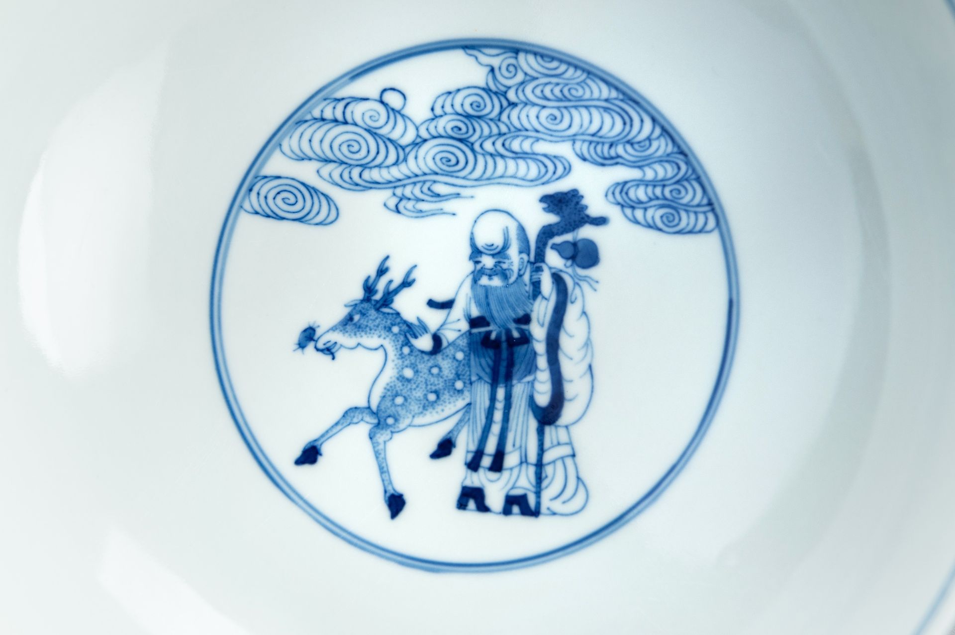 A BLUE AND WHITE PORCELAIN 'EIGHT IMMORTALS' BOWL, GUANGXU MARK AND PERIOD - Image 11 of 14