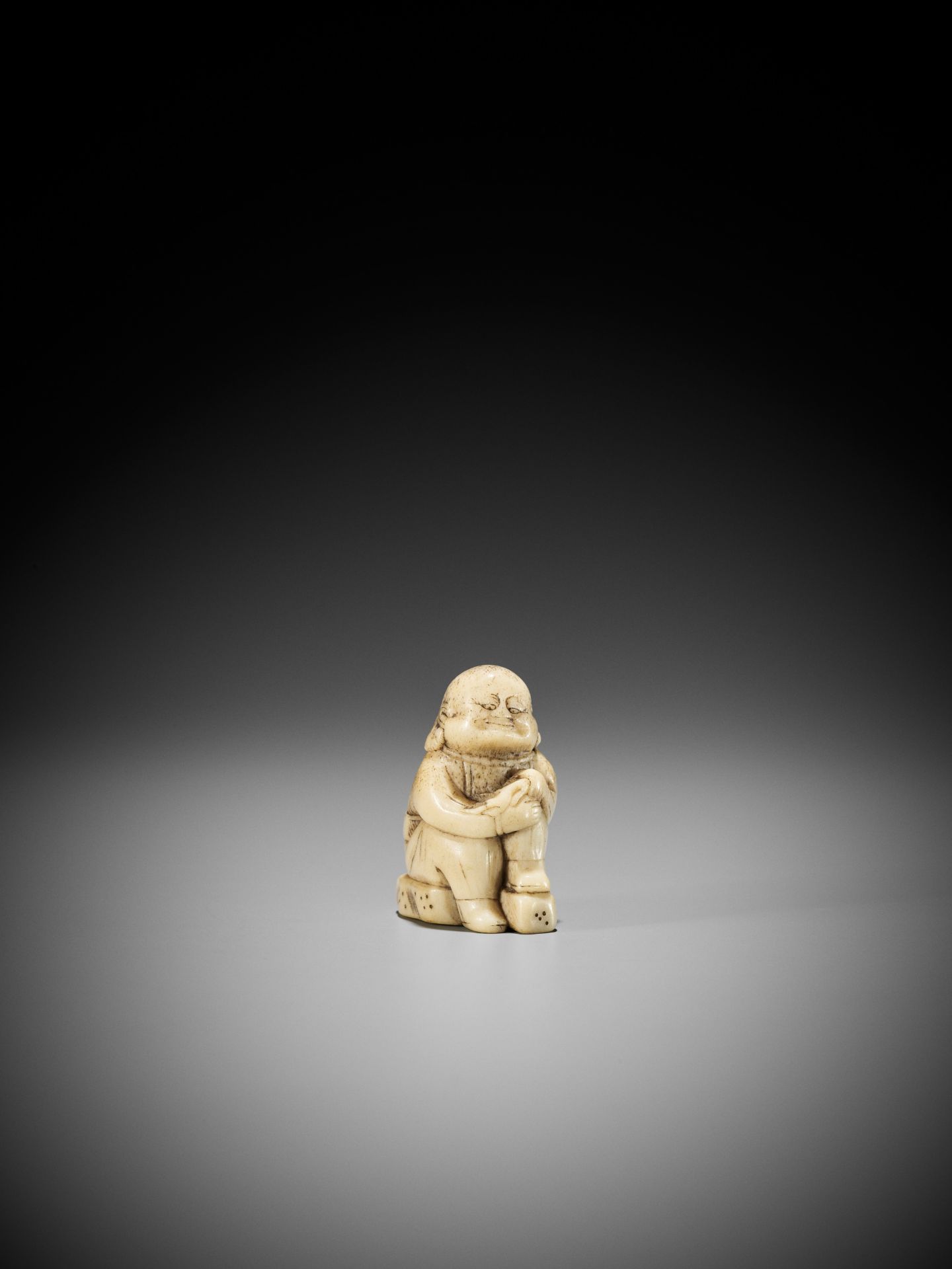 A RARE STAG ANTLER NETSUKE OF AN ISLANDER - Image 2 of 9