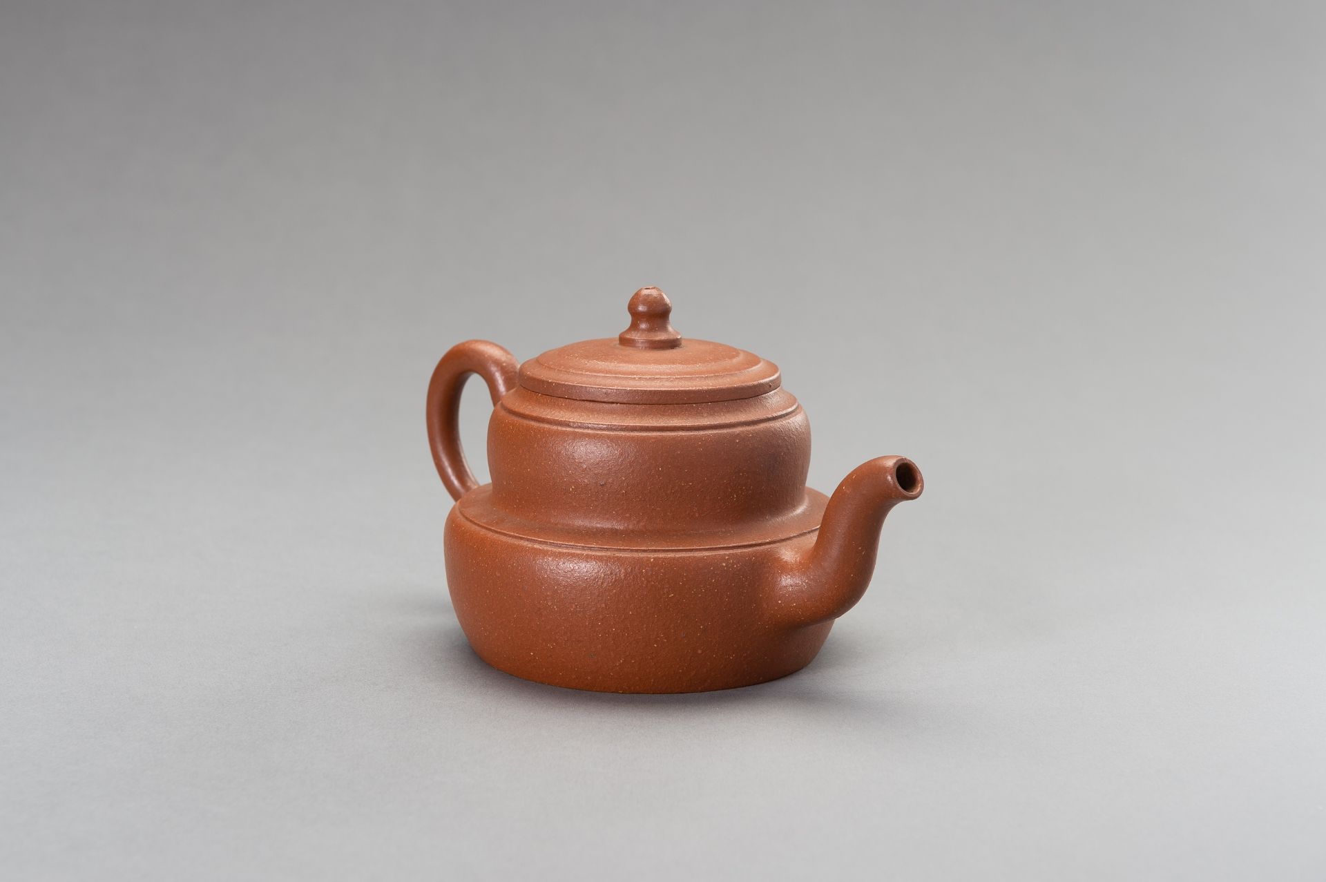 A YIXING DOUBLE GOURD TEAPOT AND COVER - Image 5 of 13