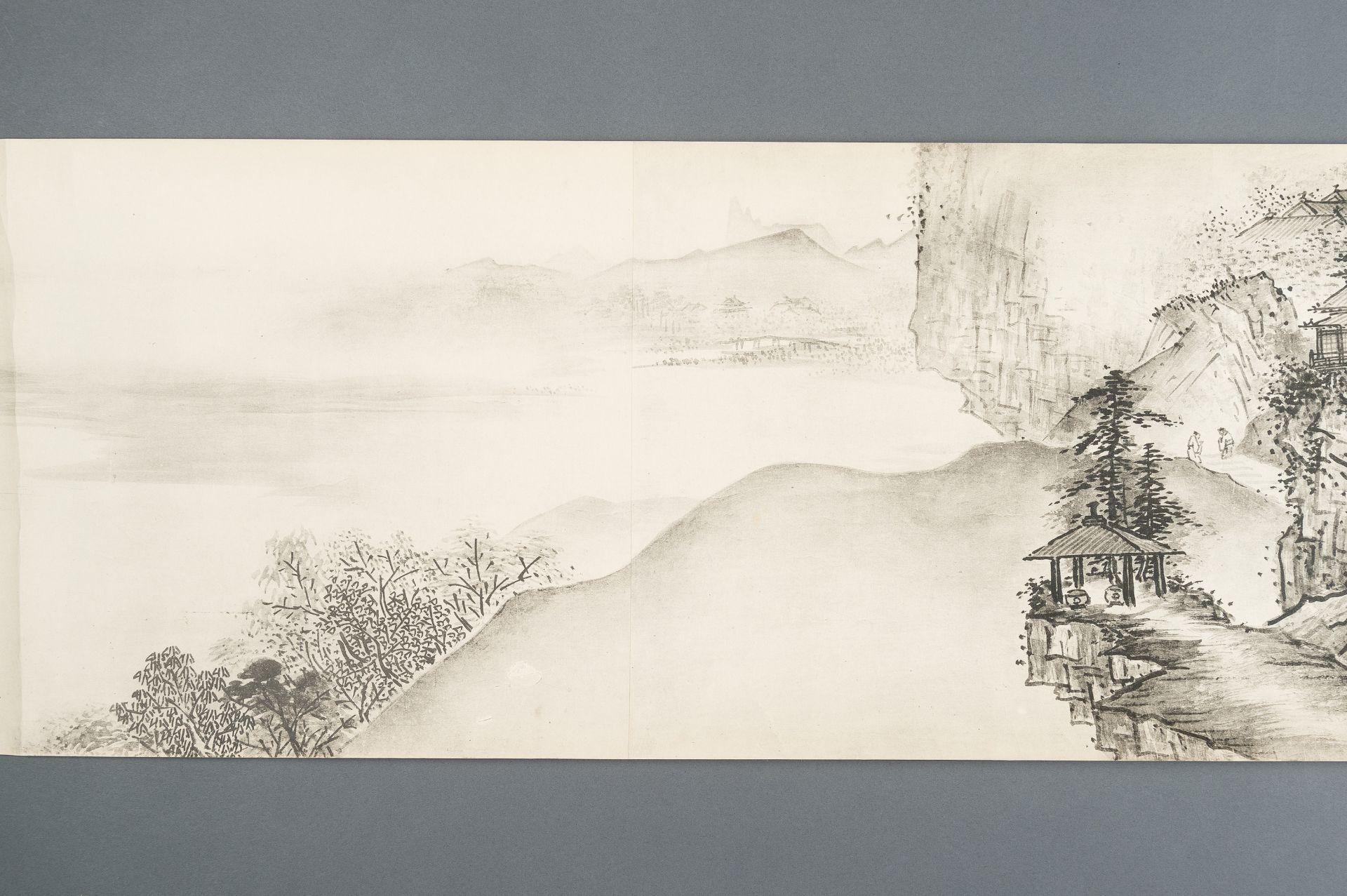 AFTER SESSHU TOYO: A VERY LONG PRINTED HANDSCROLL OF A LANDSCAPE - Bild 16 aus 41