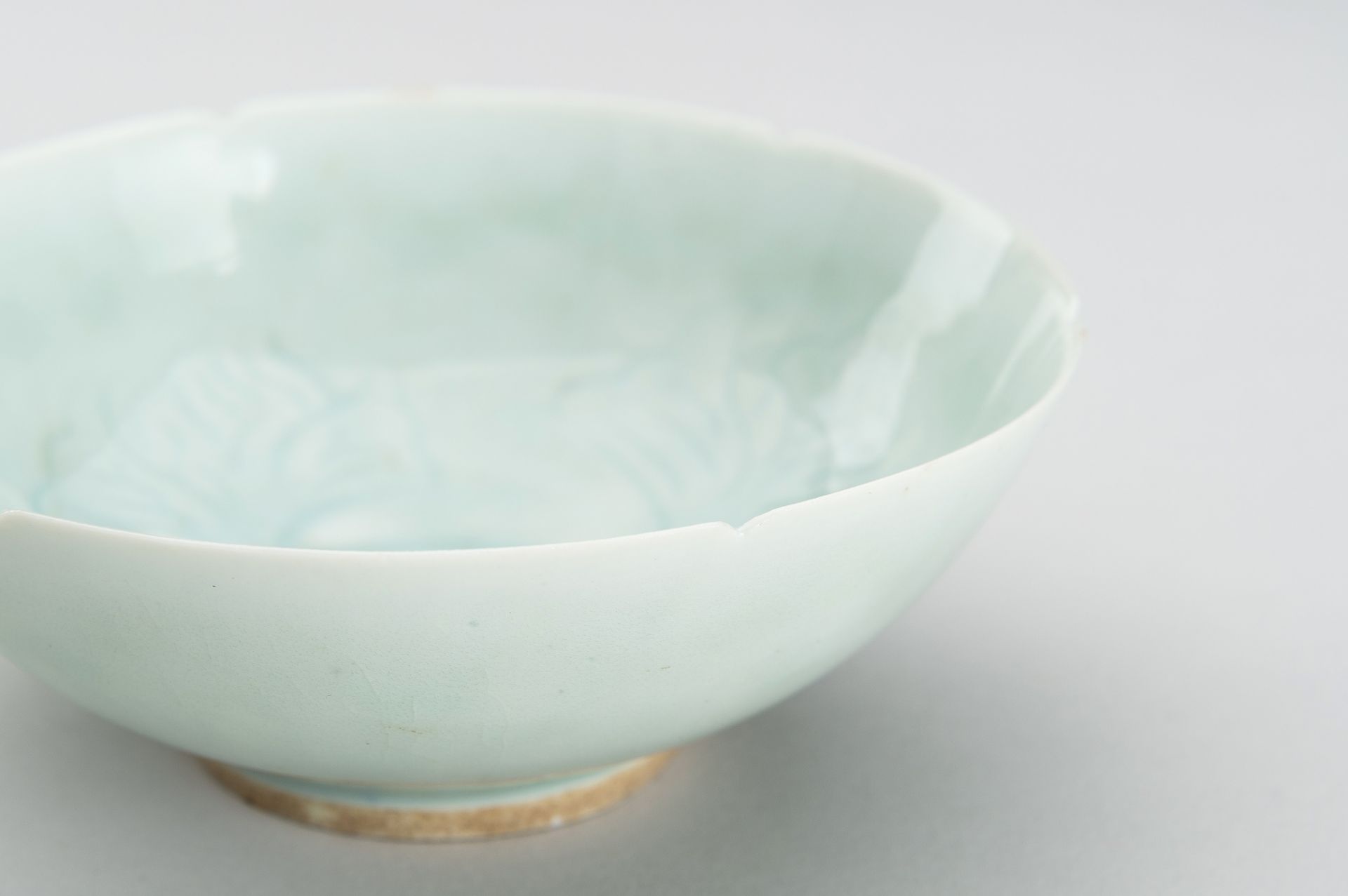 A SONG STYLE QINGBAI GLAZED PORCLEAIN BOWL - Image 3 of 12