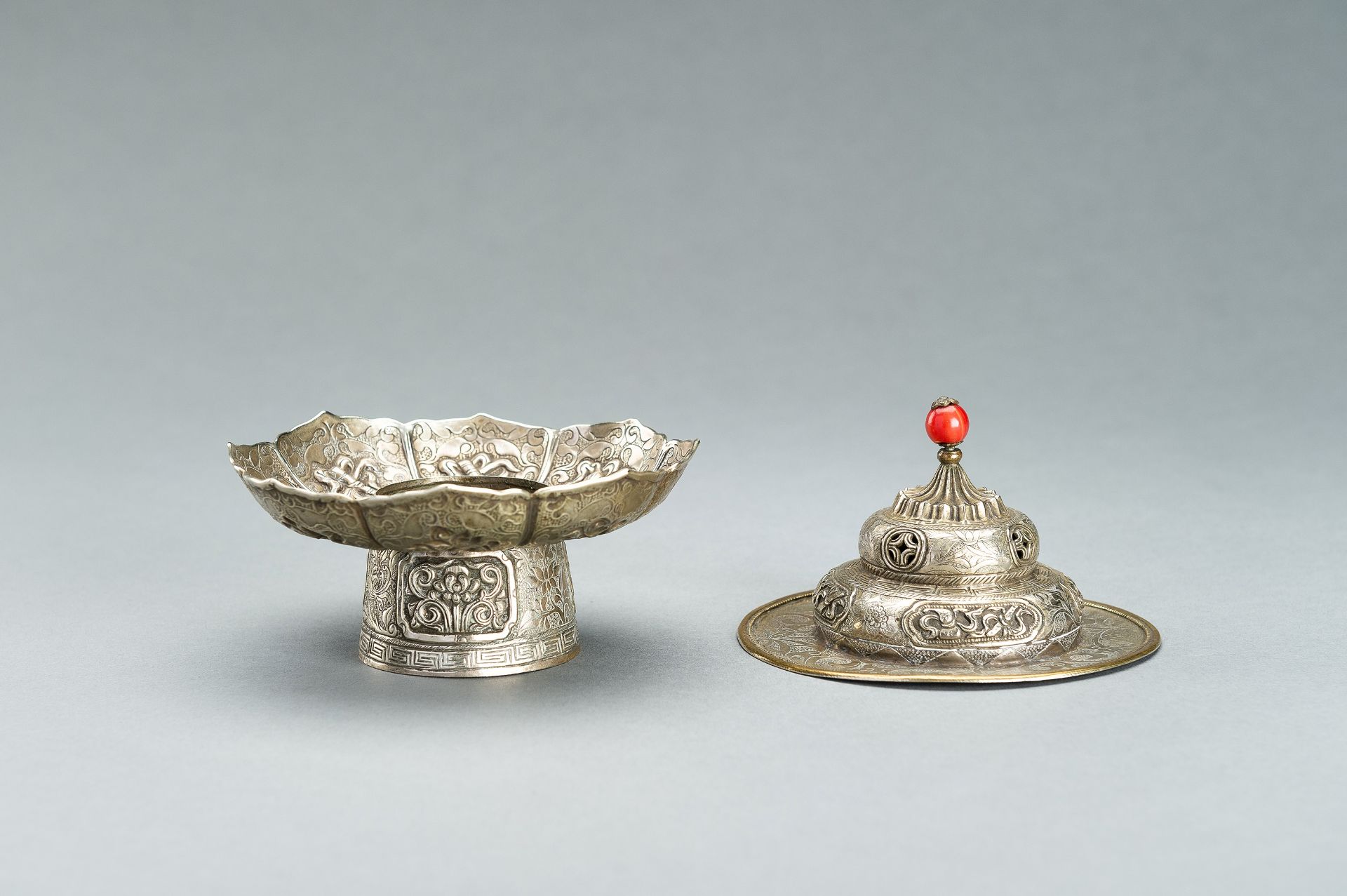 A METAL ALLOY BUTTER TEA SET, 1900s - Image 5 of 9