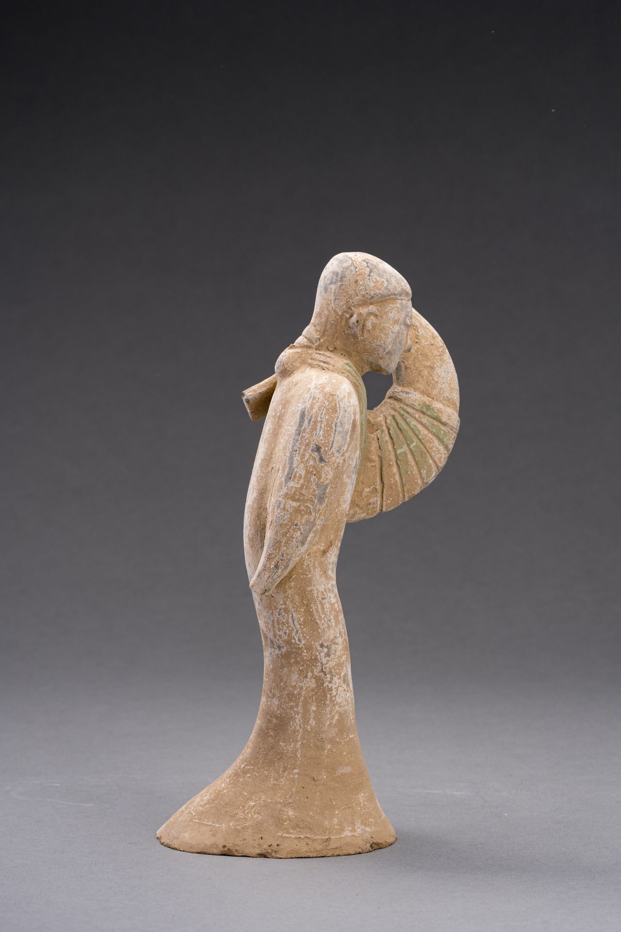 A POTTERY FIGURE OF A FEMALE 'LONG SLEEVE' DANCER, HAN DYNASTY - Image 4 of 7