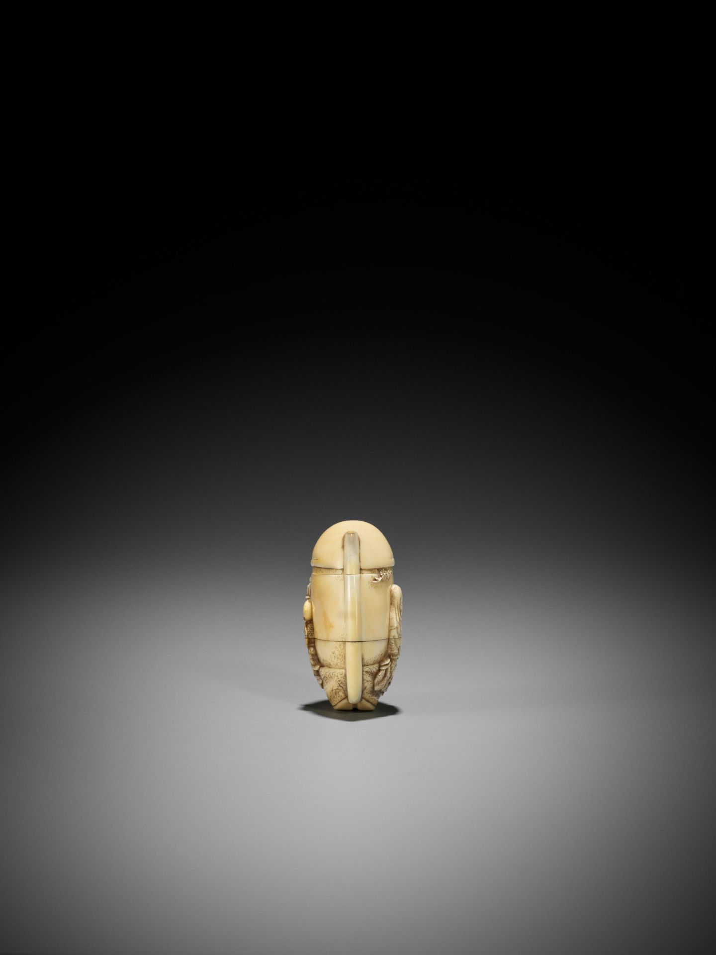 RANTEI: A RARE TWO-CASE IVORY INRO - Image 7 of 12