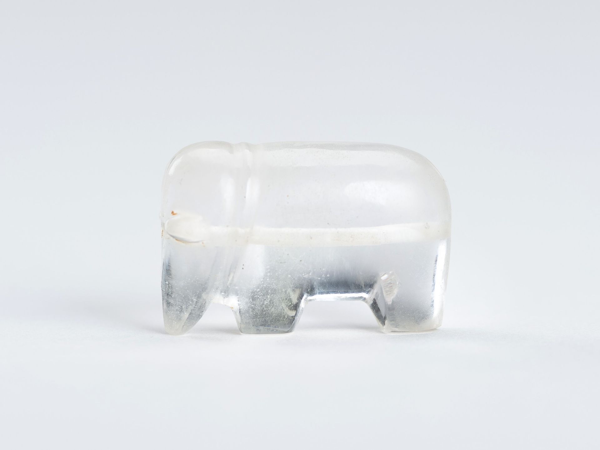 A SMALL PYU ROCK CRYSTAL 'ELEPHANT' TALISMAN