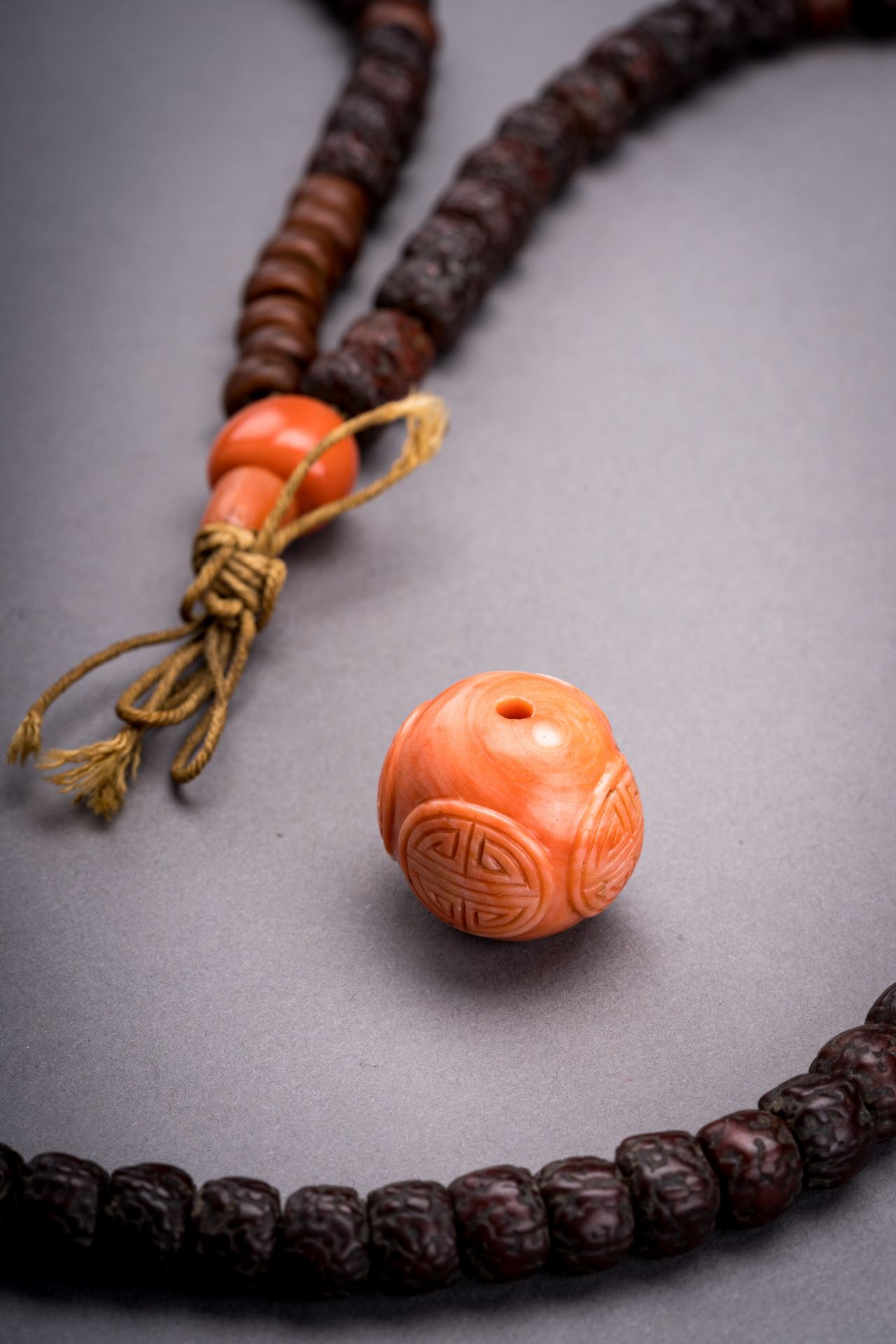 A LOT WITH A 108-BEAD MALA AND A CORAL BEAD - Image 2 of 5