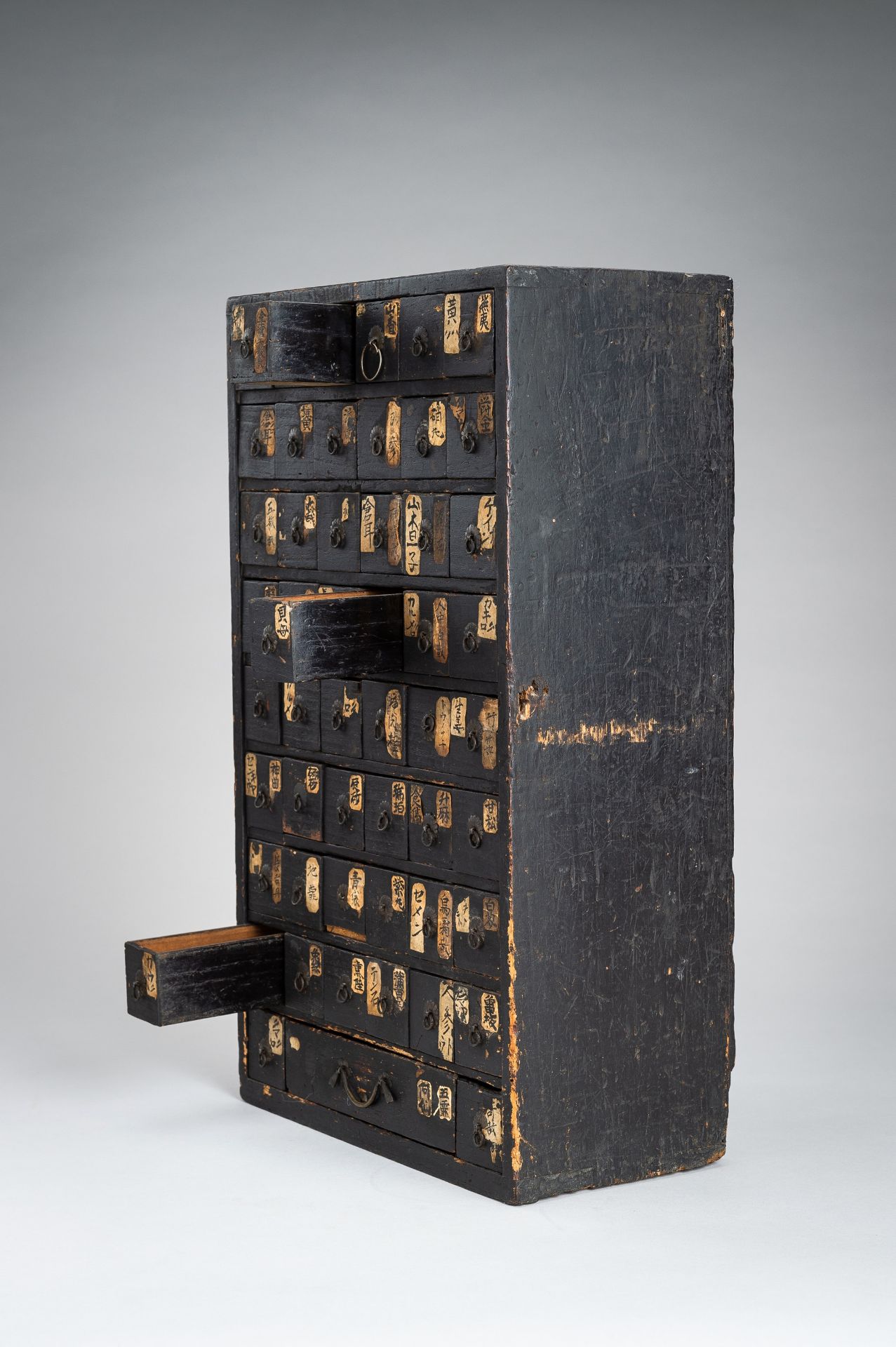 A WOODEN APOTHECARY CABINET WITH 51 DRAWERS, EDO - Image 6 of 20