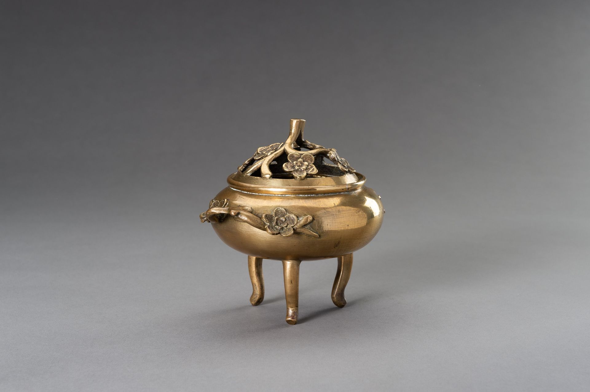 A `CHERRY BLOSSOMS' GILT BRONZE TRIPOD CENSER - Image 5 of 12