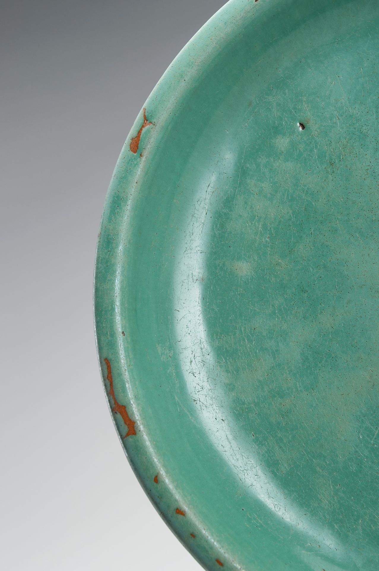 A RARE CELADON PORCELAIN CHARGER - Image 5 of 11