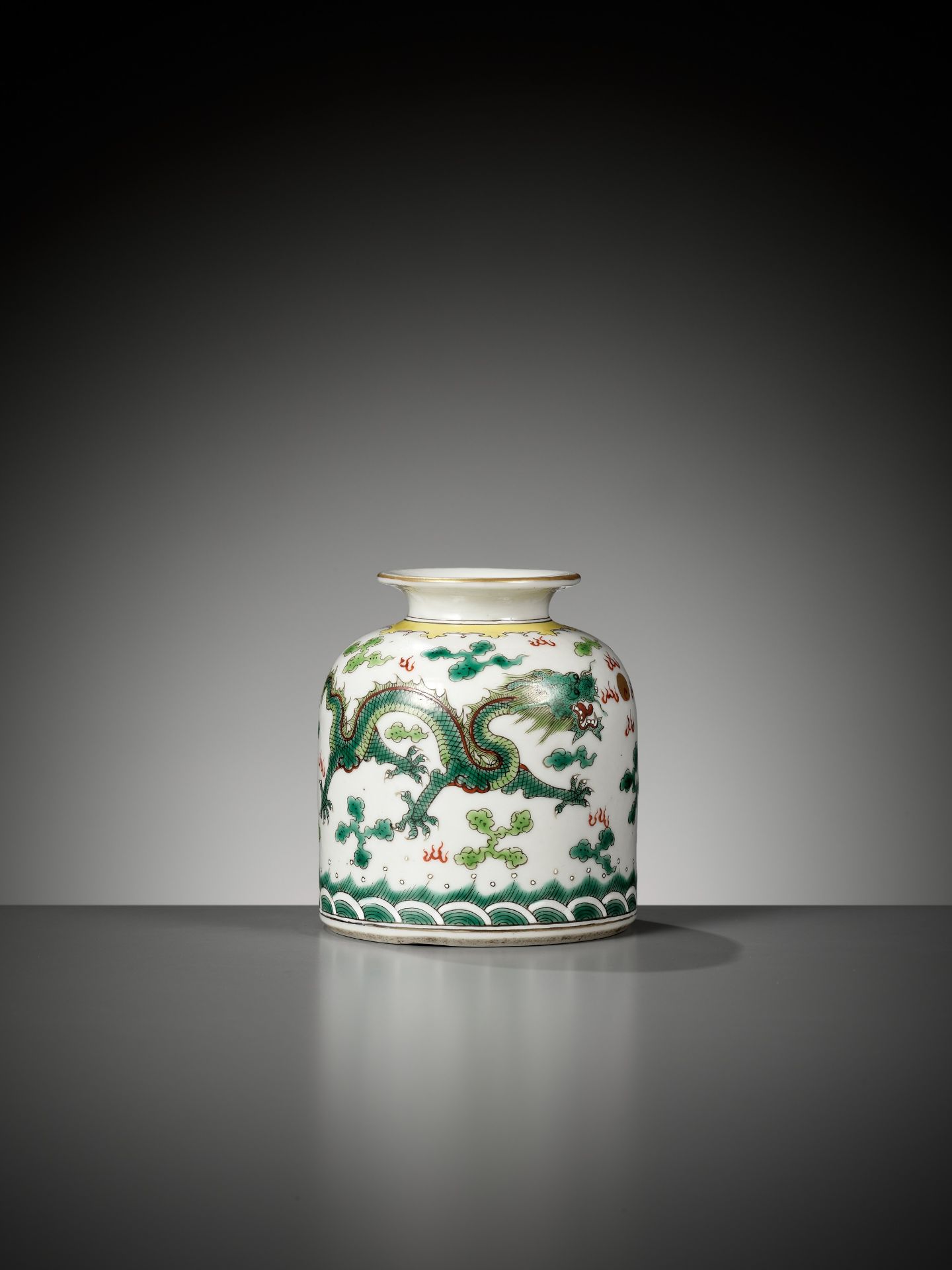 A FAMILLE VERTE 'DRAGON' WATER POT, LATE QING DYNASTY TO EARLY REPUBLIC PERIOD - Image 6 of 10