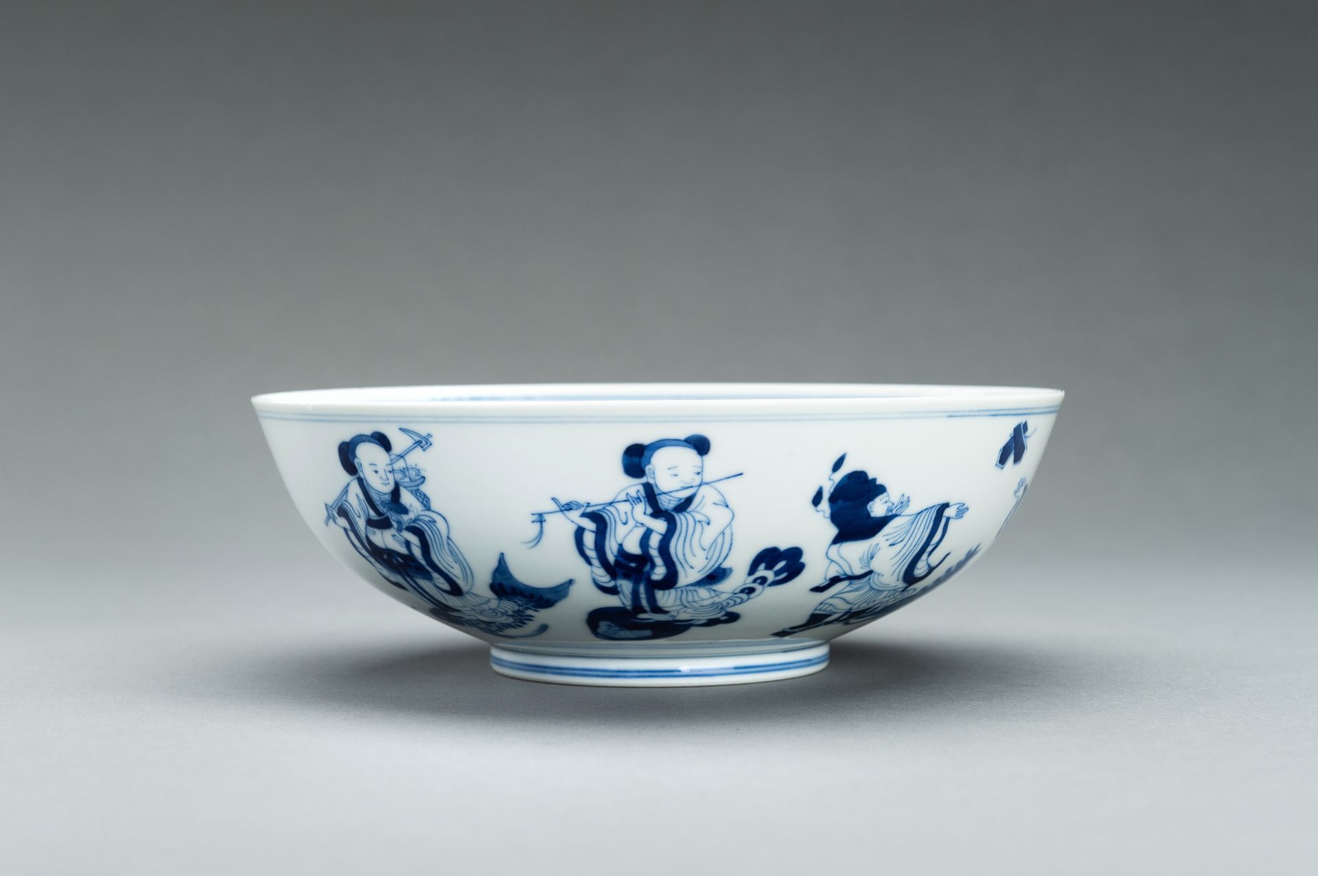 A BLUE AND WHITE PORCELAIN 'EIGHT IMMORTALS' BOWL, GUANGXU MARK AND PERIOD - Image 3 of 14