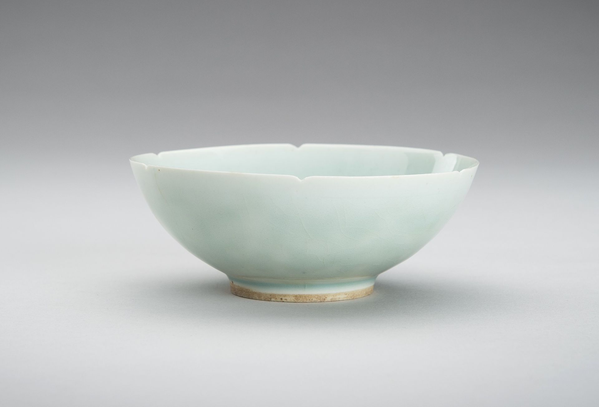 A SONG STYLE QINGBAI GLAZED PORCLEAIN BOWL