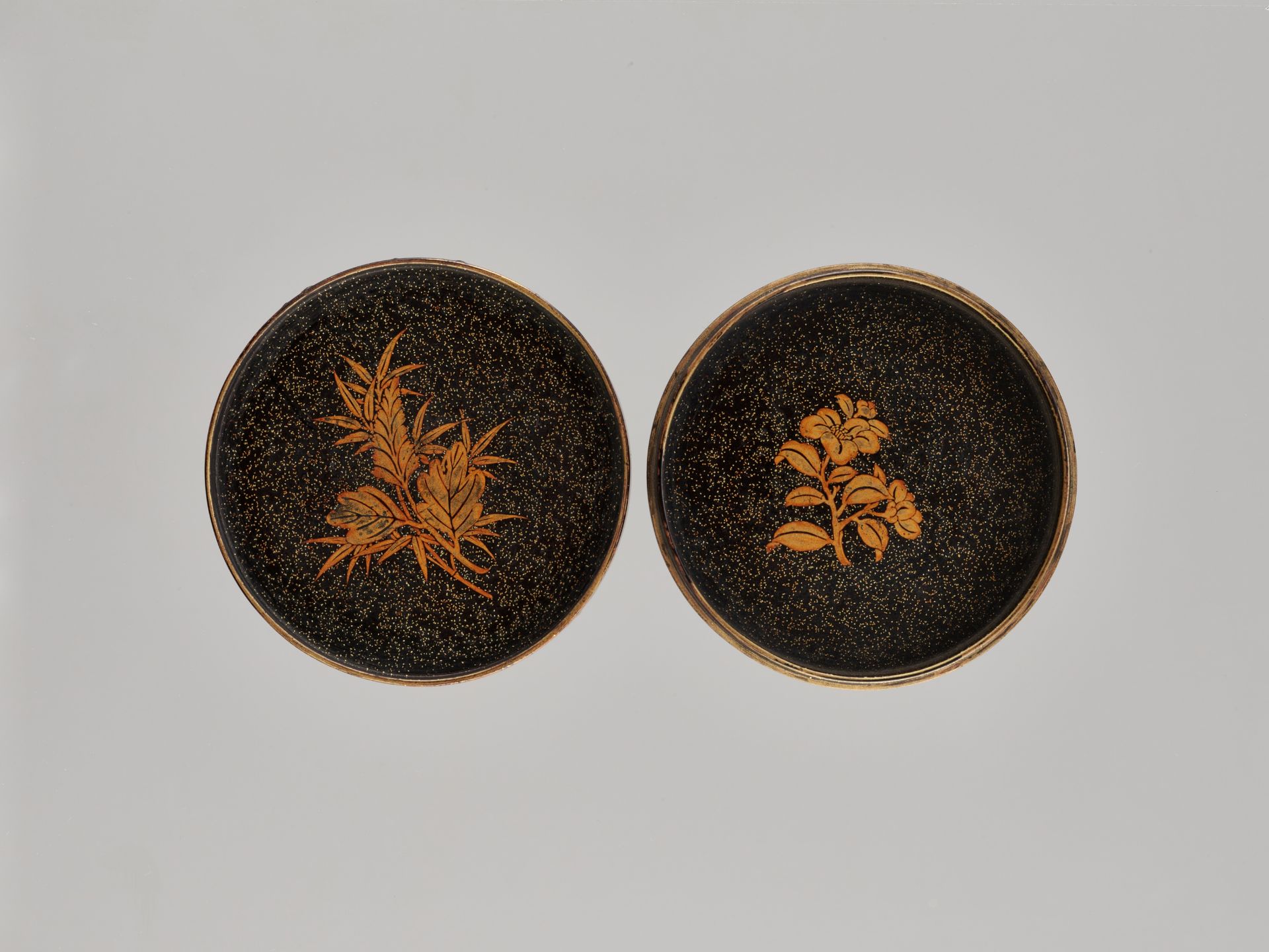 A RARE CIRCULAR LACQUER KOGO (INCENSE CONTAINER) WITH KIRIN - Image 3 of 7