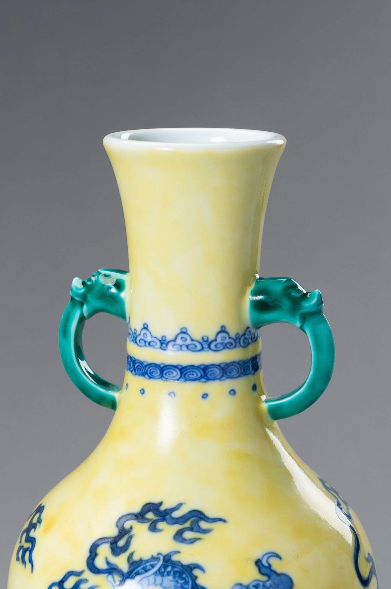 A BLUE AND YELLOW PORCELAIN 'DRAGON' VASE - Image 7 of 13