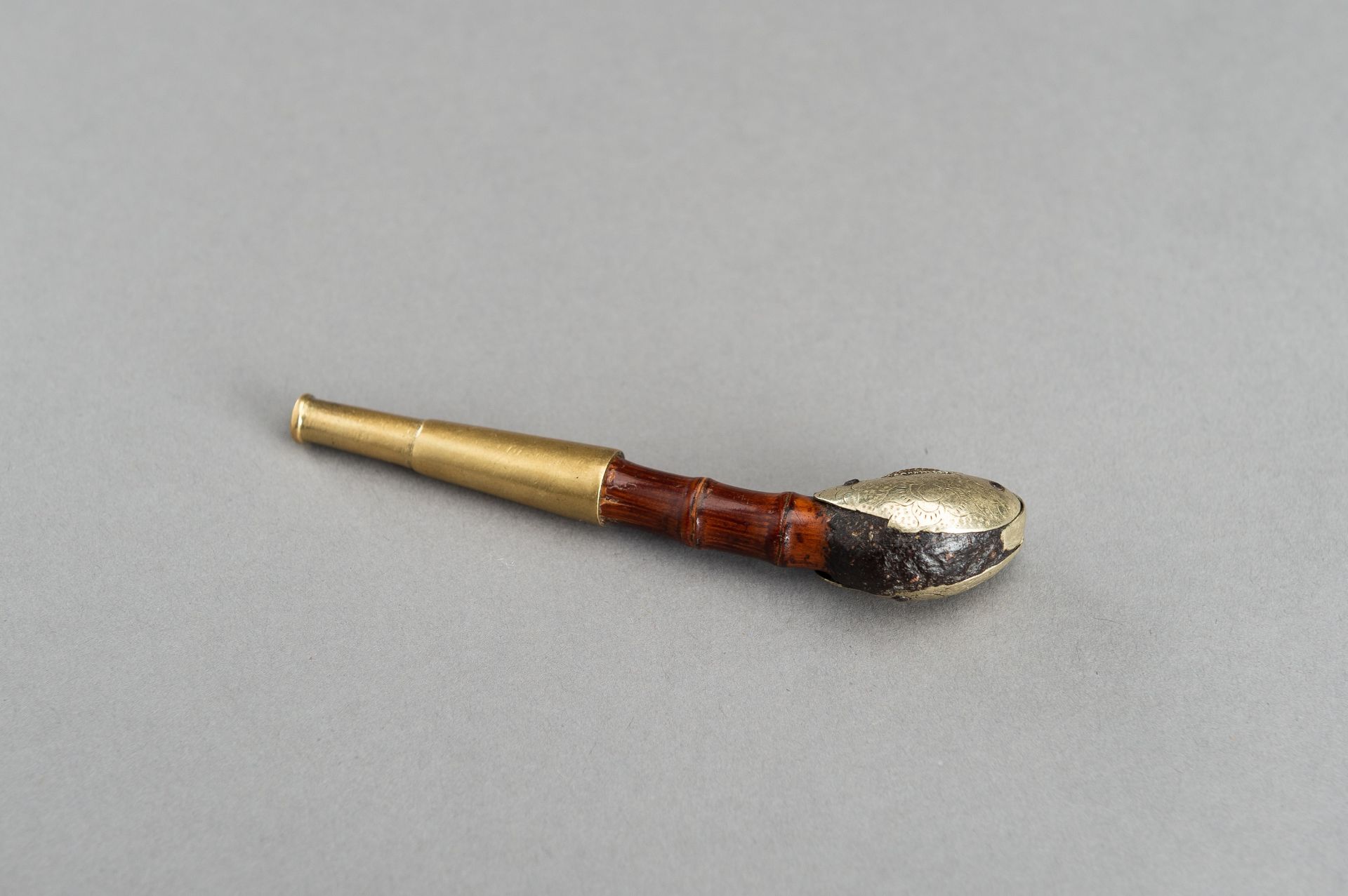 A MIXED METAL AND BAMBOO OPIUM PIPE, MEIJI - Bild 8 aus 8