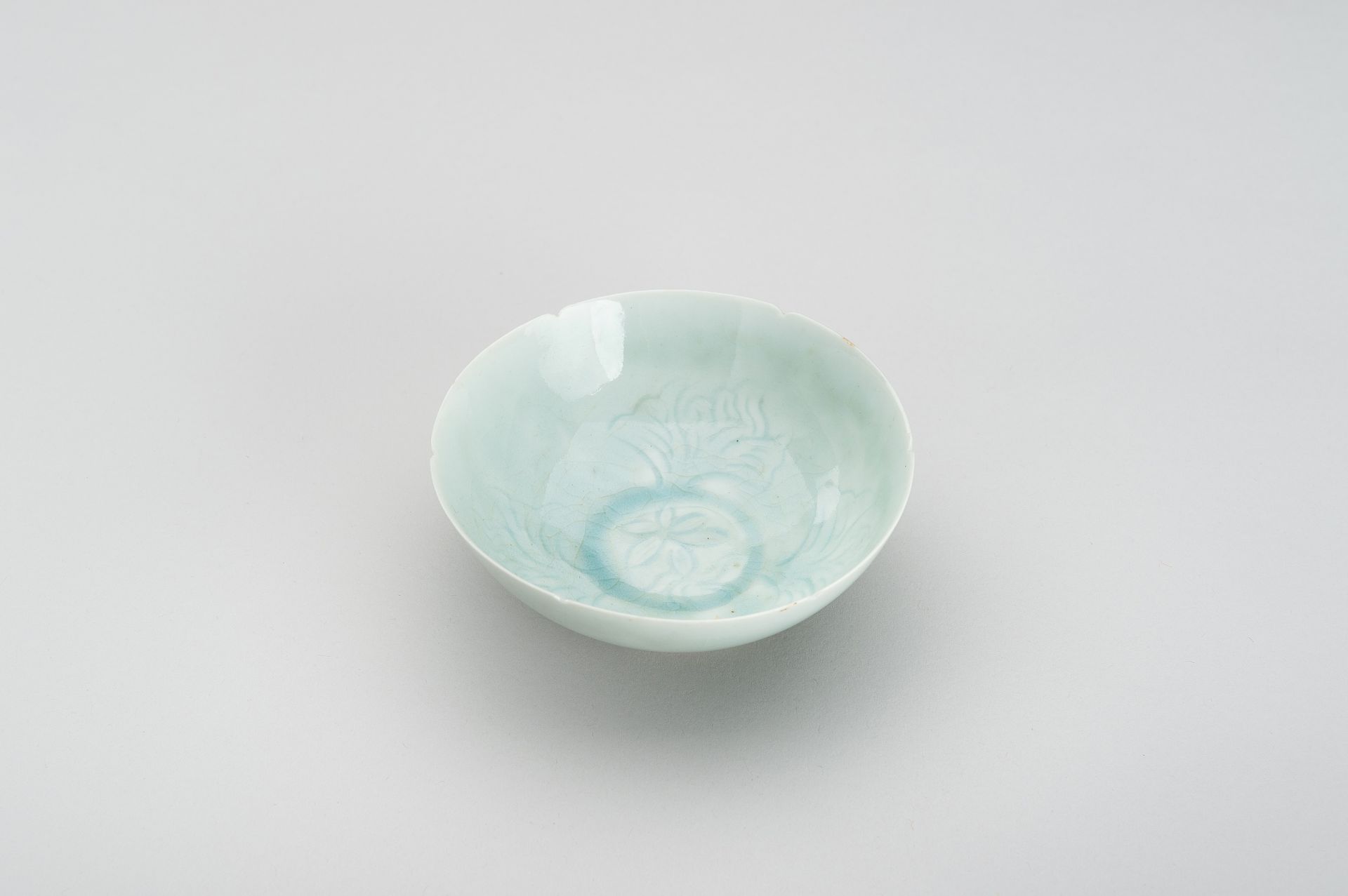 A SONG STYLE QINGBAI GLAZED PORCLEAIN BOWL - Image 5 of 12