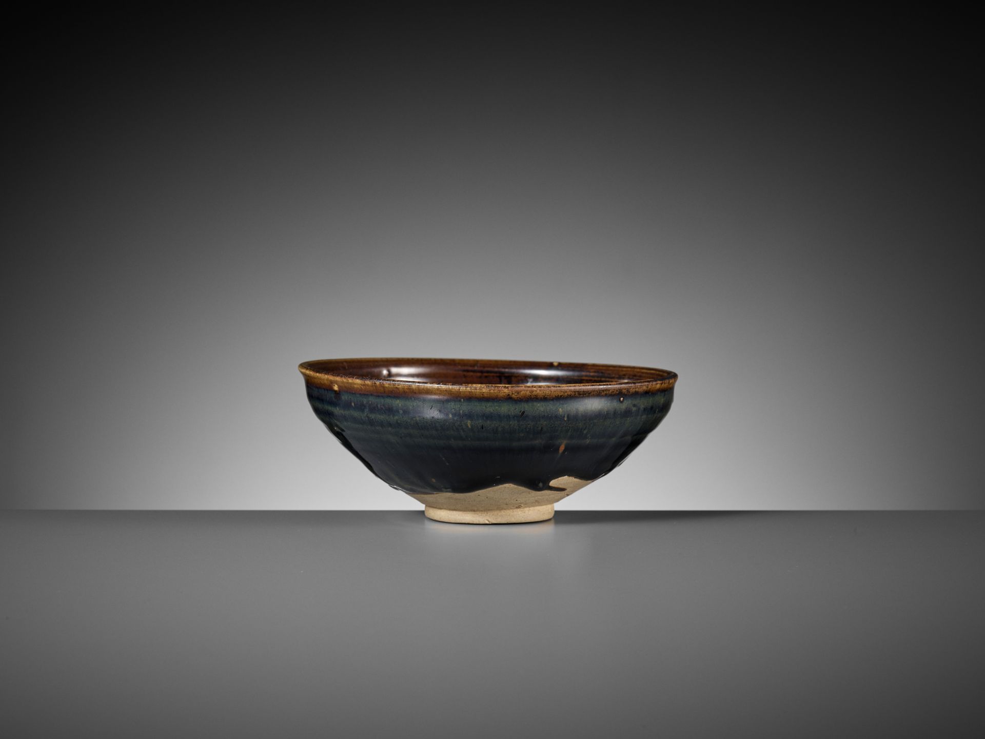 A CIZHOU-TYPE 'HARE'S FURE' GLAZED TEA BOWL, SONG DYNASTY - Image 3 of 10