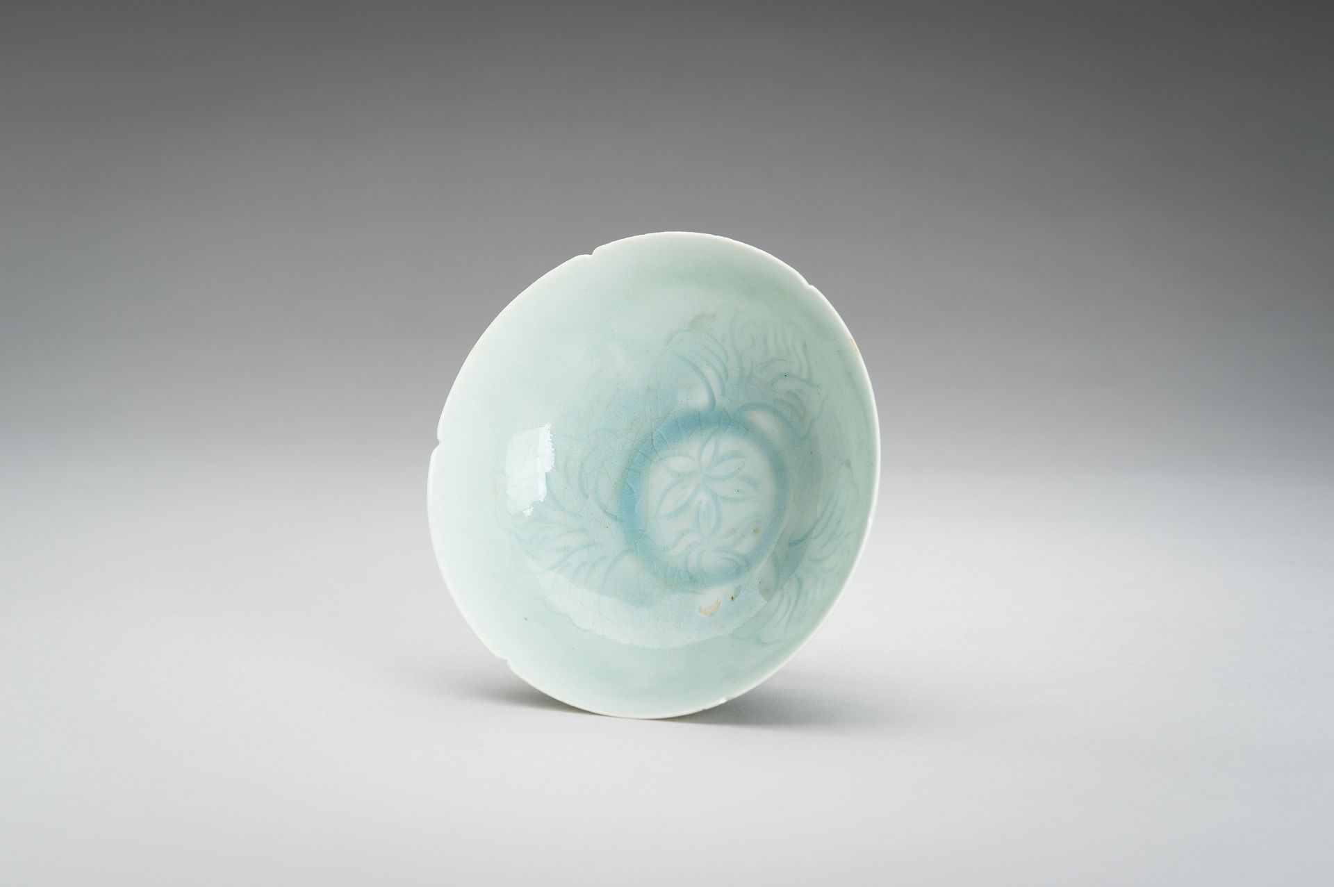 A SONG STYLE QINGBAI GLAZED PORCLEAIN BOWL - Image 7 of 12