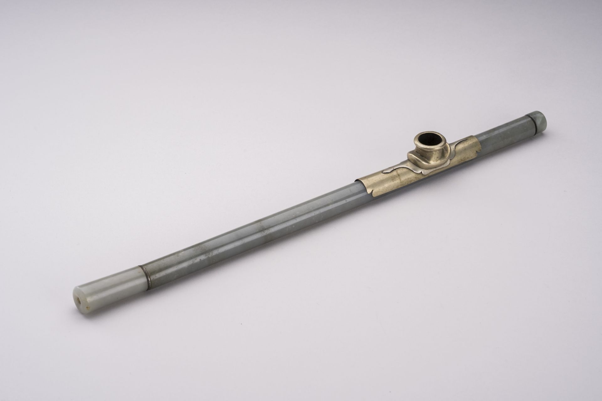 A JADE OPIUM PIPE, c. 1920s - Bild 2 aus 6