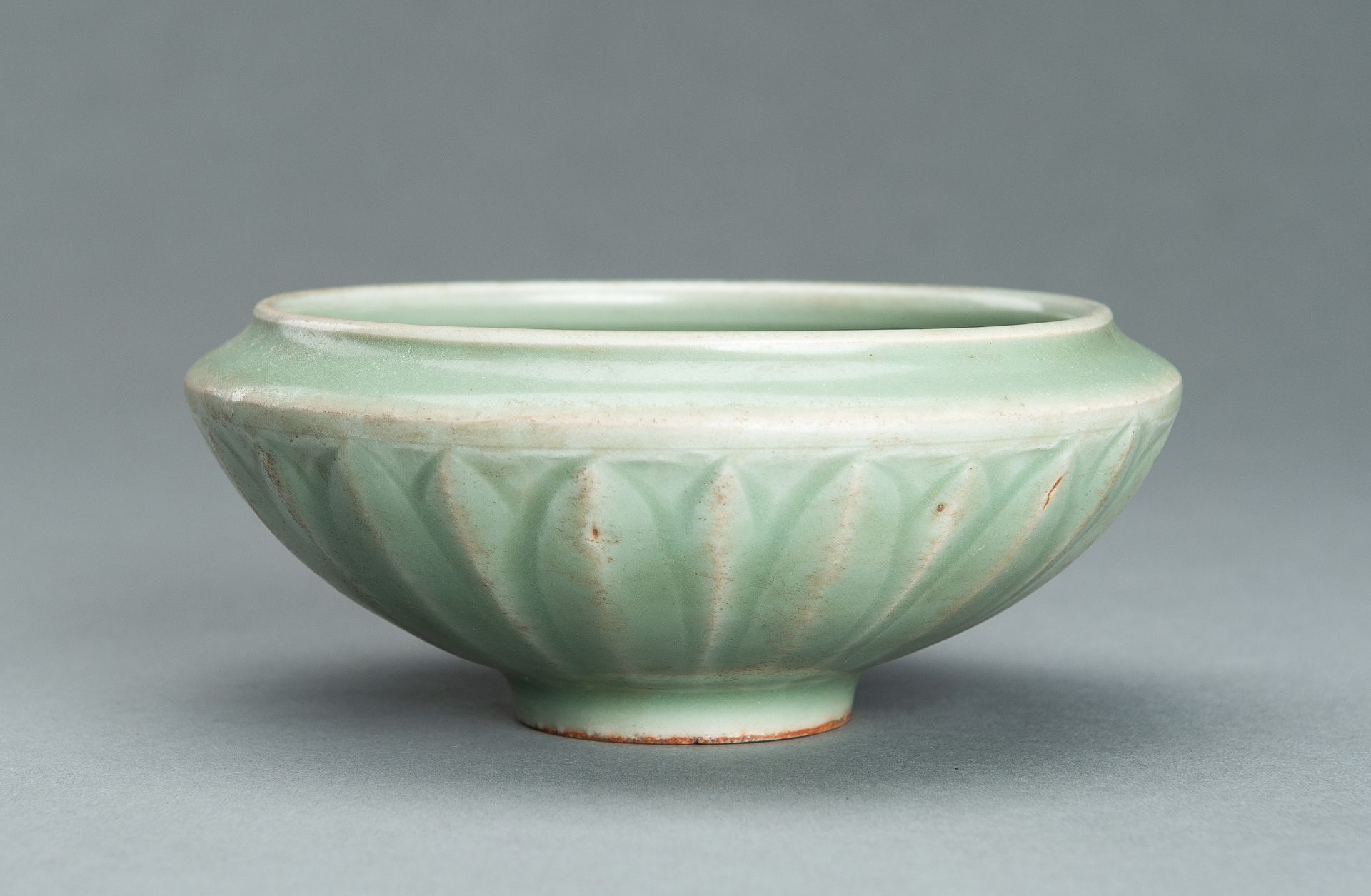 A LONGQUAN PORCELAIN 'LOTUS' BOWL, SONG - MING