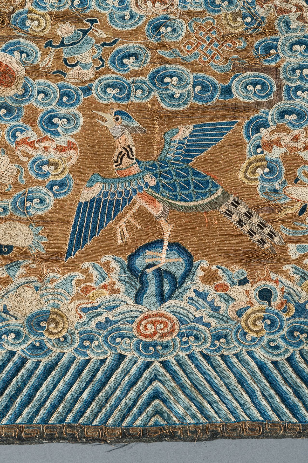 AN EMBROIDERED SILK 'CRANE' RANK BADGE, QING - Bild 3 aus 5