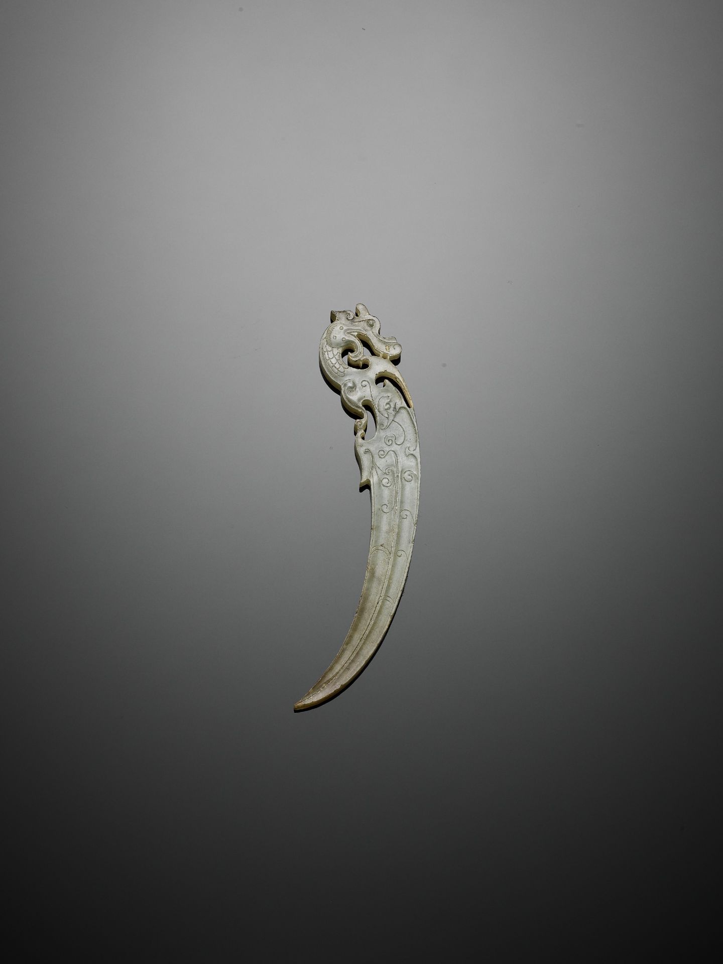 A JADE 'DRAGON' PENDANT, XI, WARRING STATES PERIOD - Image 7 of 9