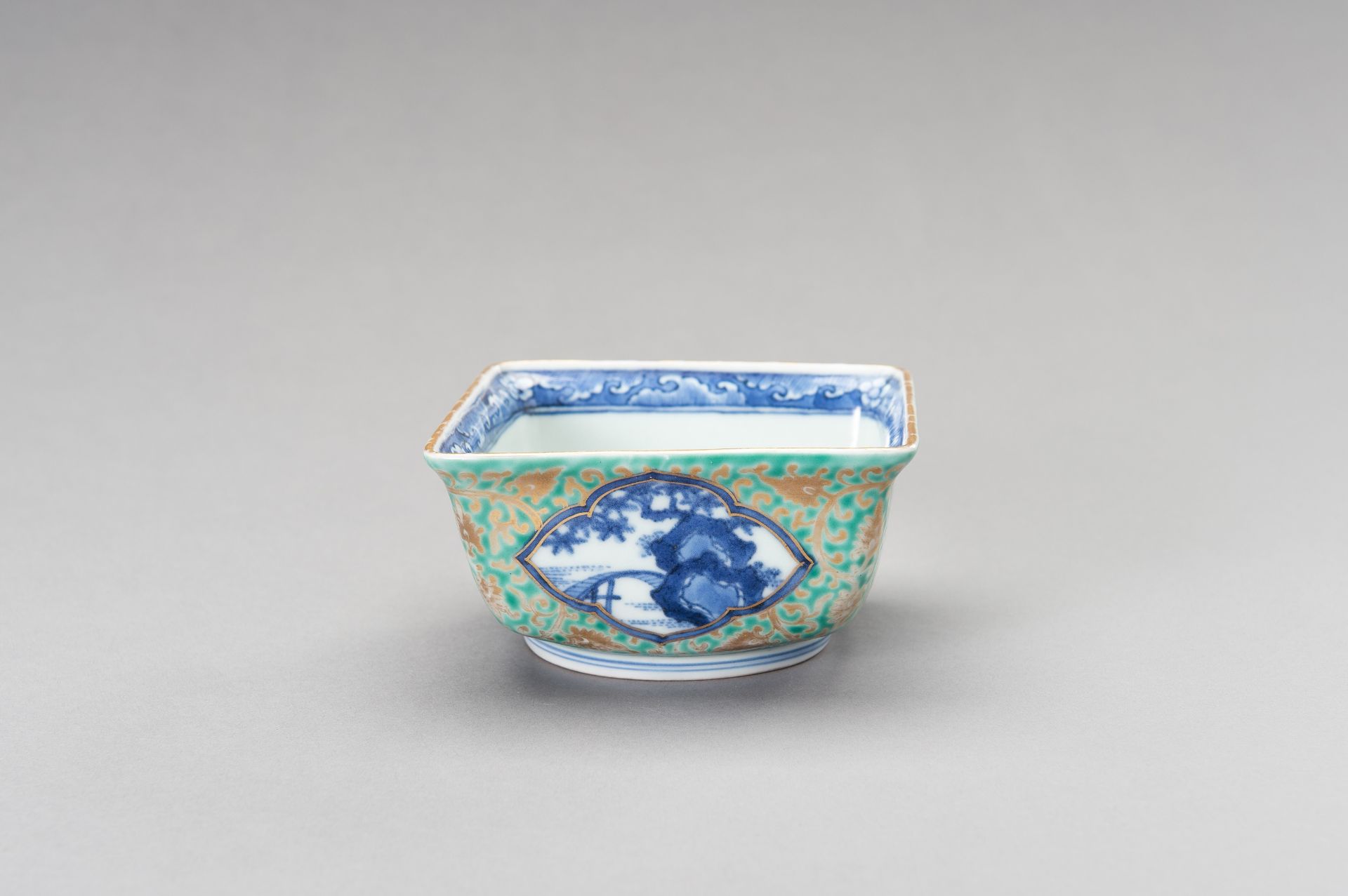 A SQUARE 'FERN' BOWL, LATE QING DYNASTY - Bild 3 aus 12