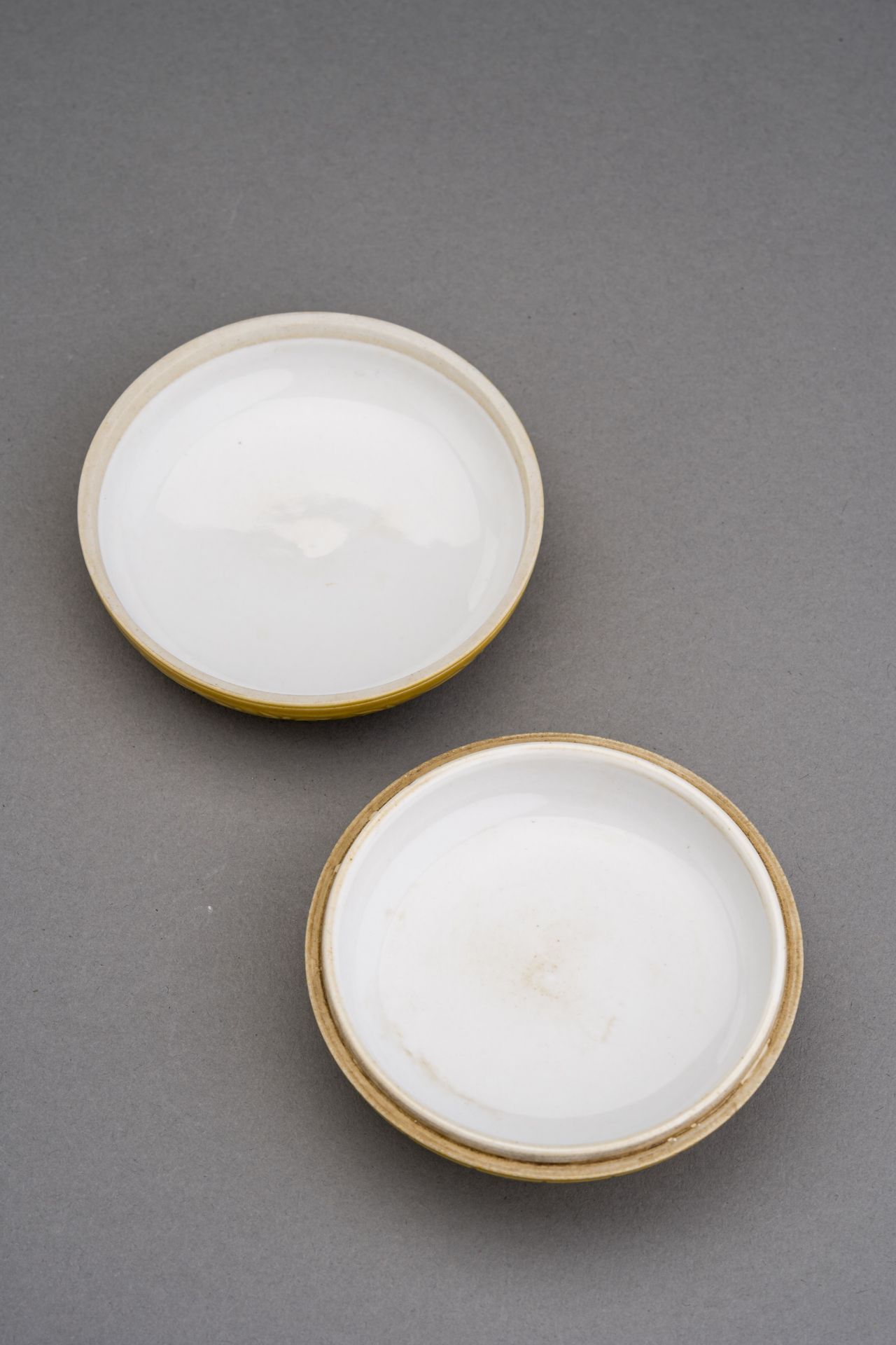 A YELLOW GLAZED PORCELAIN BOX AND COVER, c. 1920s - Image 7 of 9