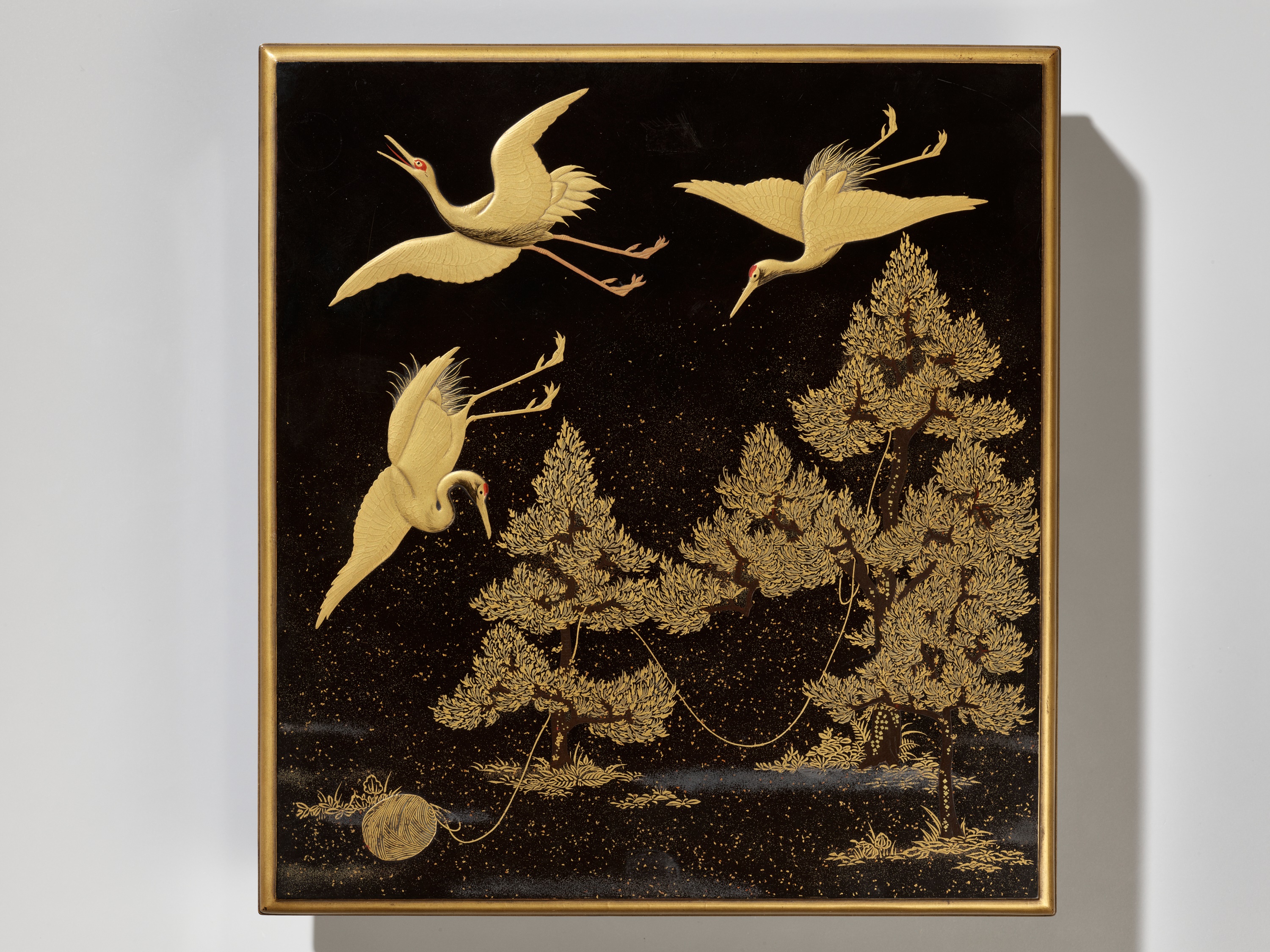 A LACQUER SUZURIBAKO AND COVER WITH CRANES - Image 8 of 12