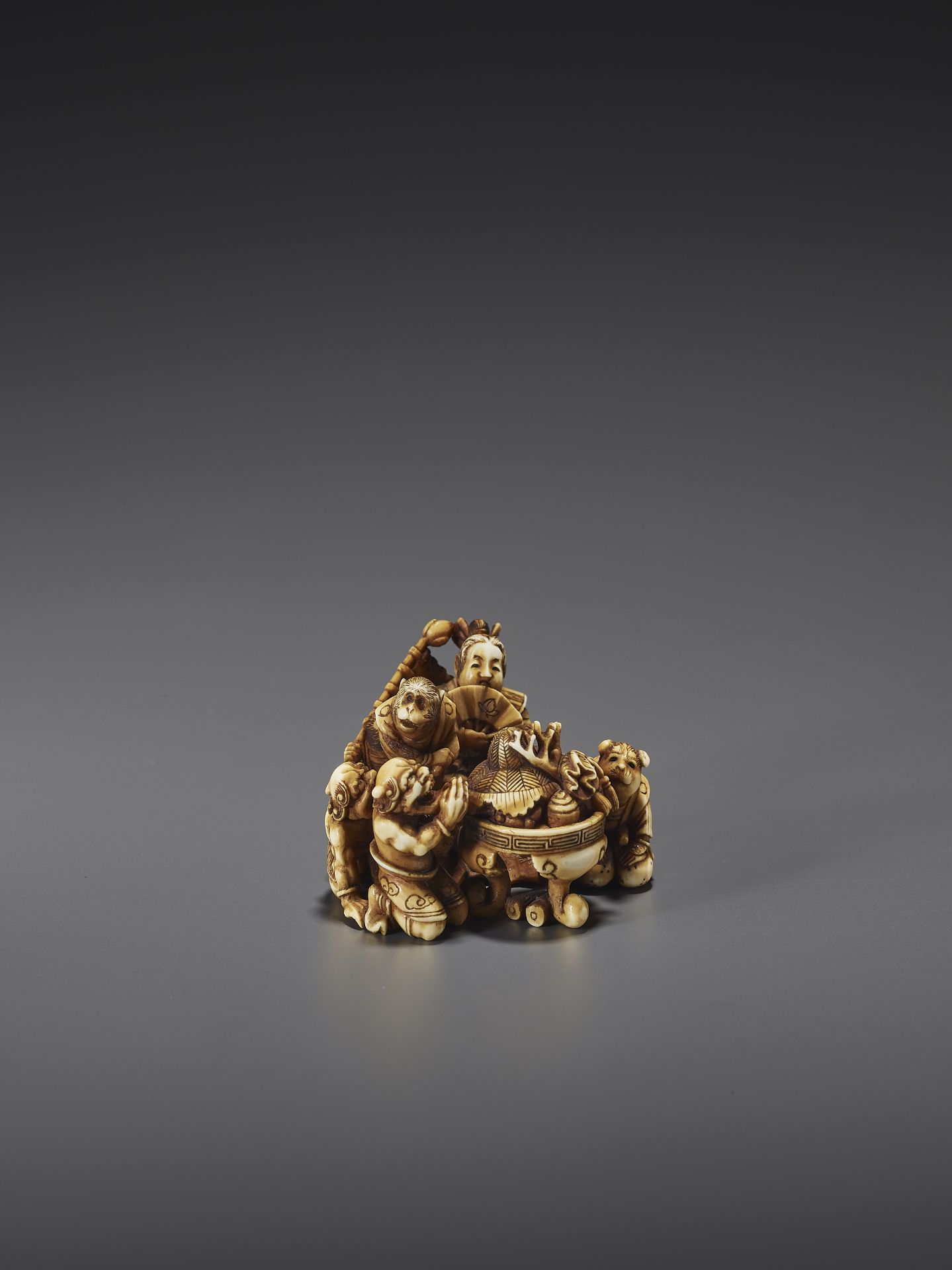 AN IVORY NETSUKE OF THE LEGEND OF MOMOTARO BY MITSUO - Bild 2 aus 10