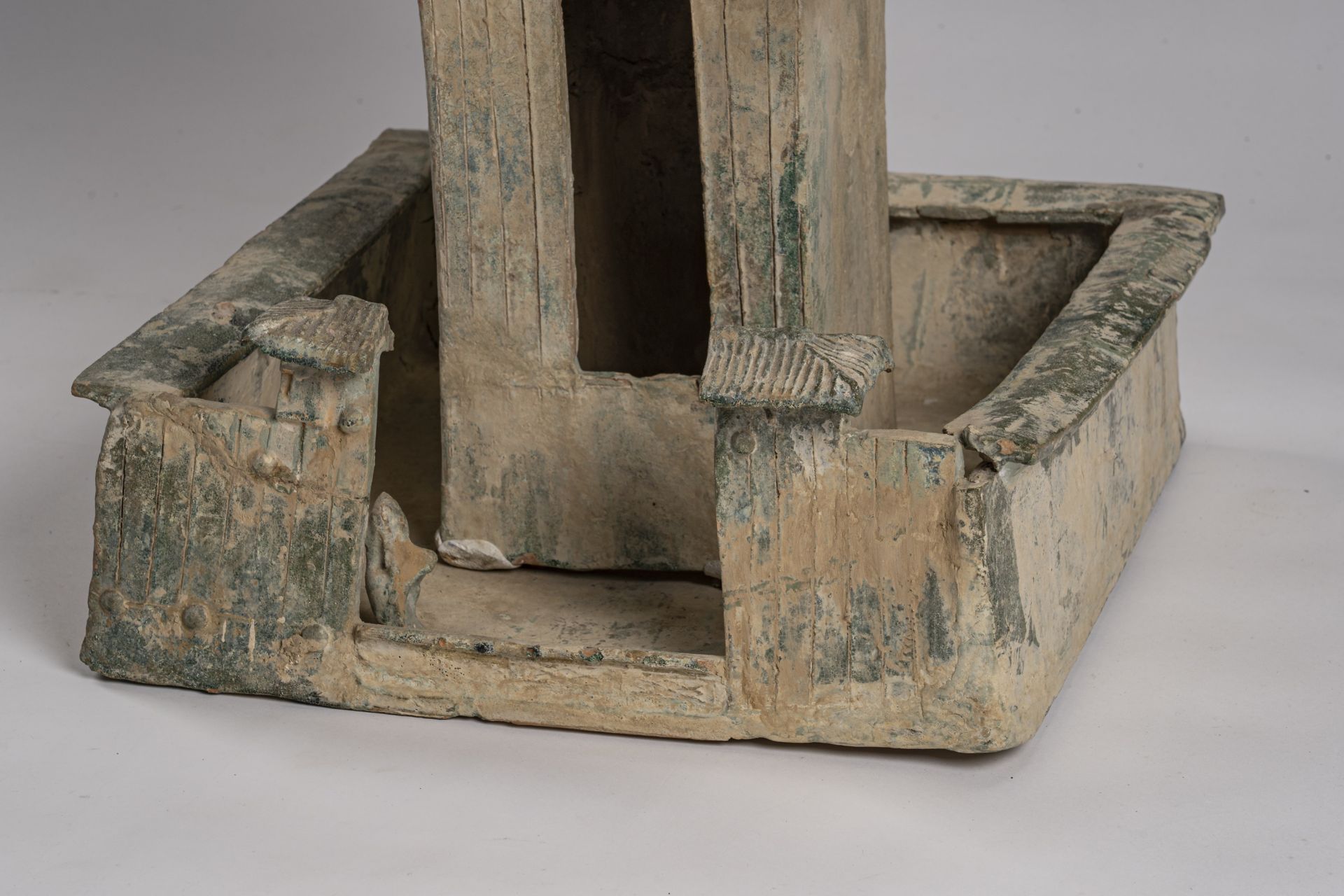 A GREEN GLAZED CERAMIC MODEL OF A WATCHTOWER, HAN - Image 8 of 14
