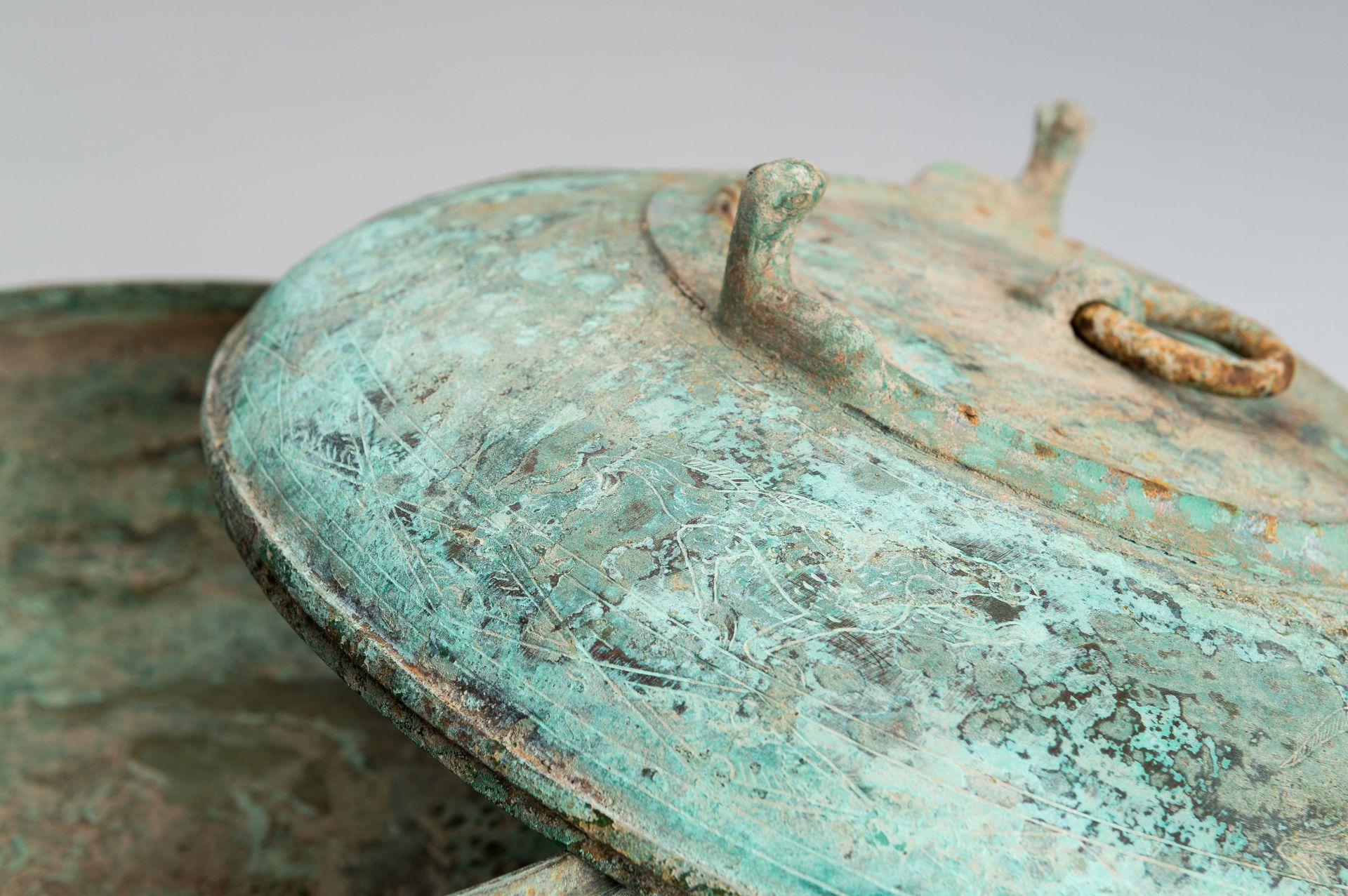 A HAN STYLE BRONZE VESSEL AND COVER - Image 11 of 19