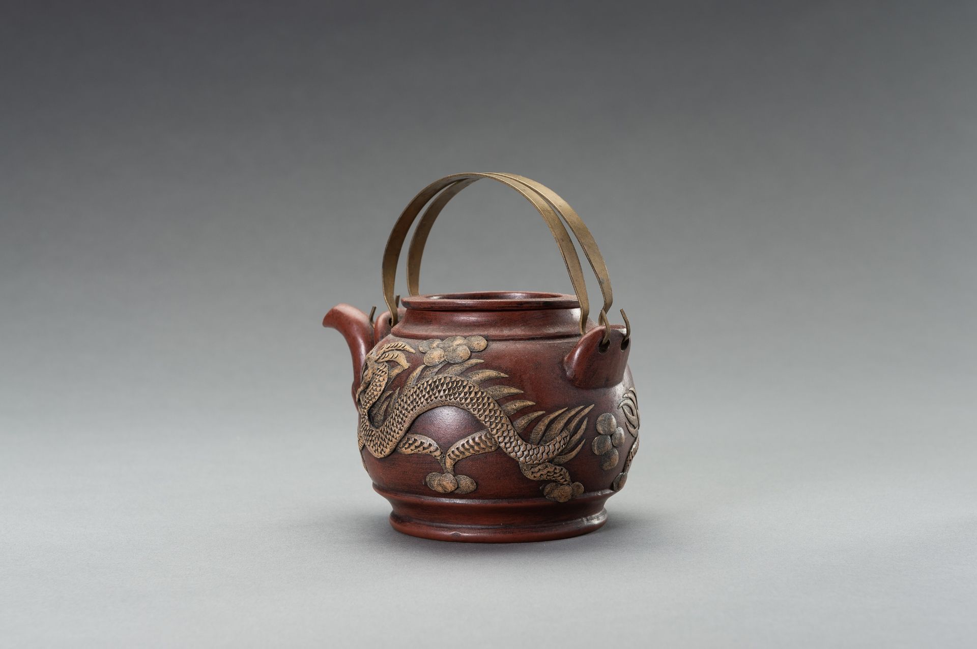 A ZISHA PORCELAIN TEAPOT WITH DRAGONS, REPUBLIC PERIOD - Image 2 of 13