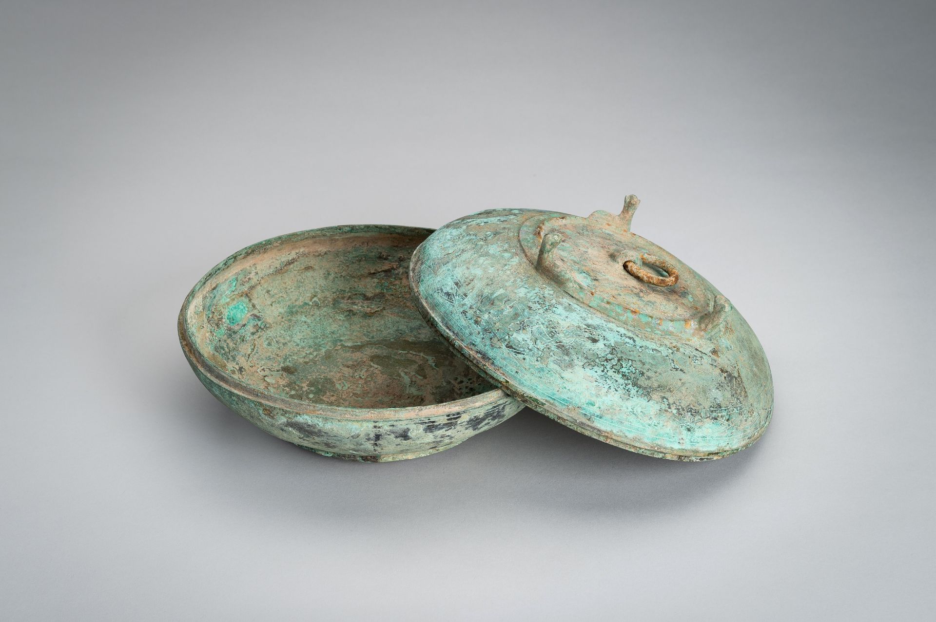 A HAN STYLE BRONZE VESSEL AND COVER - Image 8 of 19