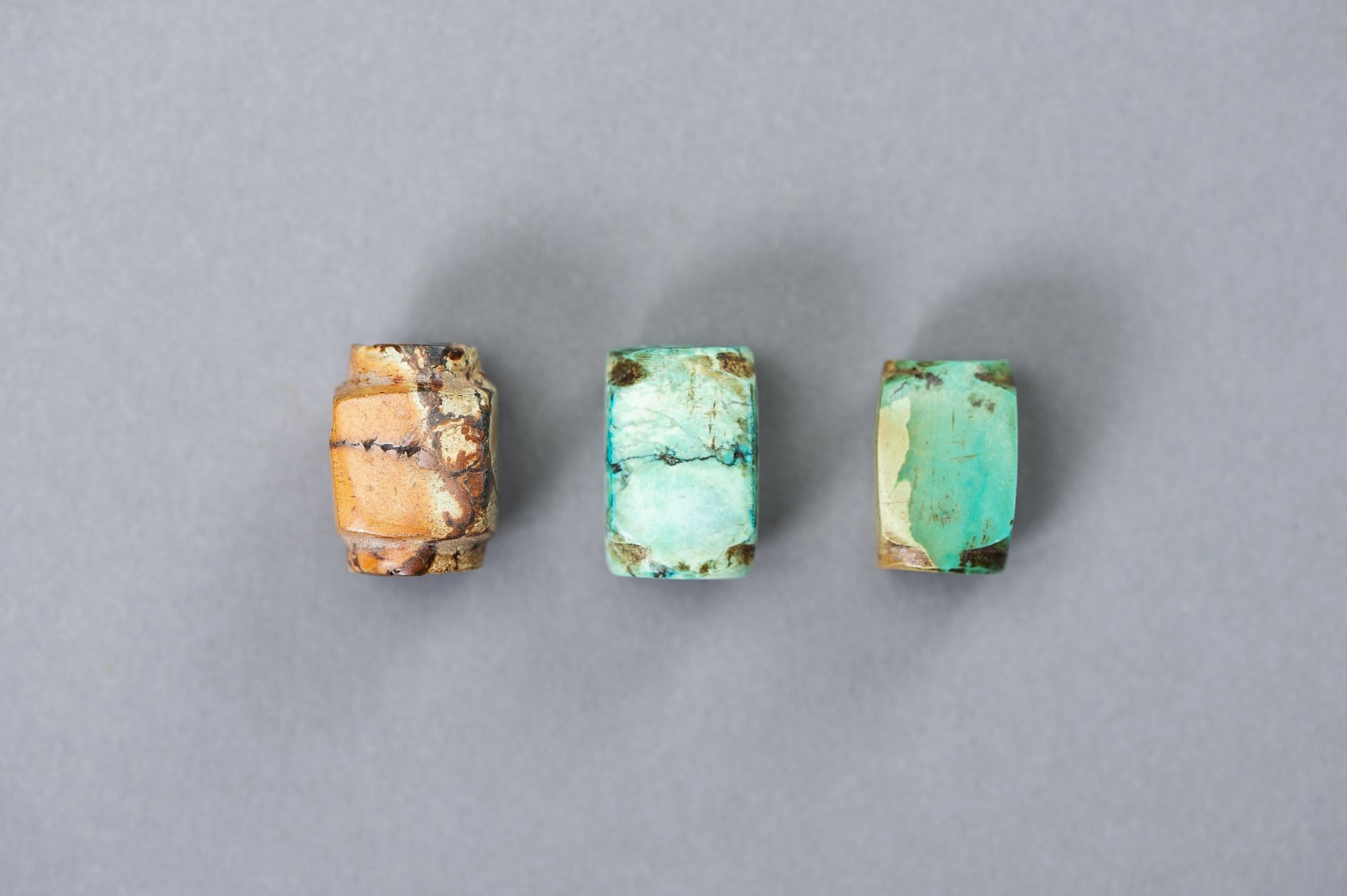 A SET OF FOUR MINIATURE CONG BEADS, MING DYNASTY - Image 5 of 11