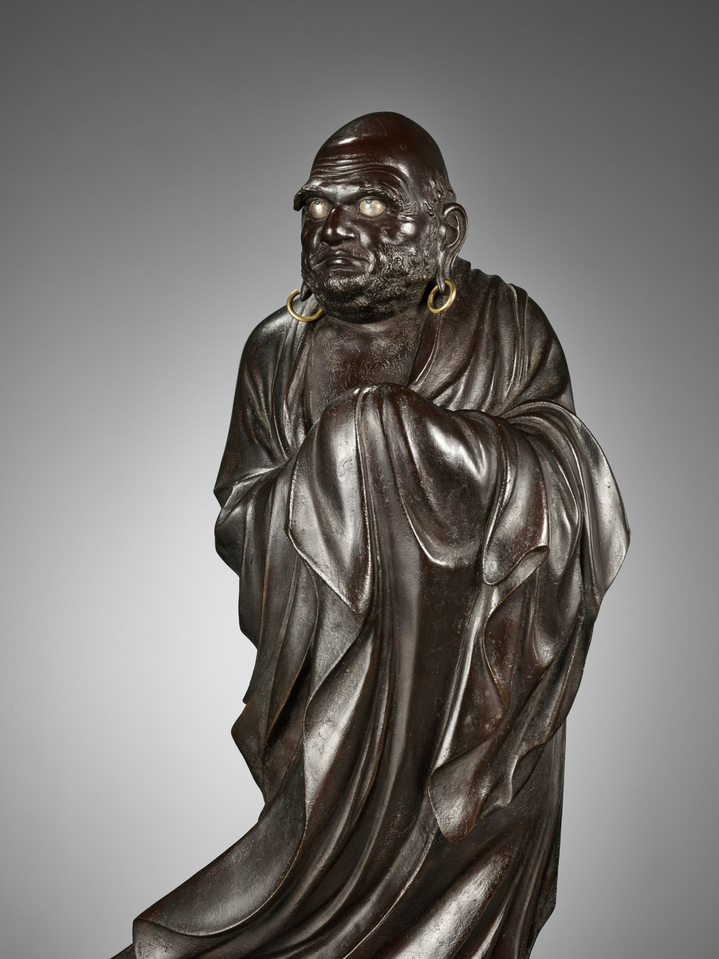 JOUN: A SUPERB BRONZE PORTRAIT OKIMONO OF DARUMA - Bild 10 aus 13