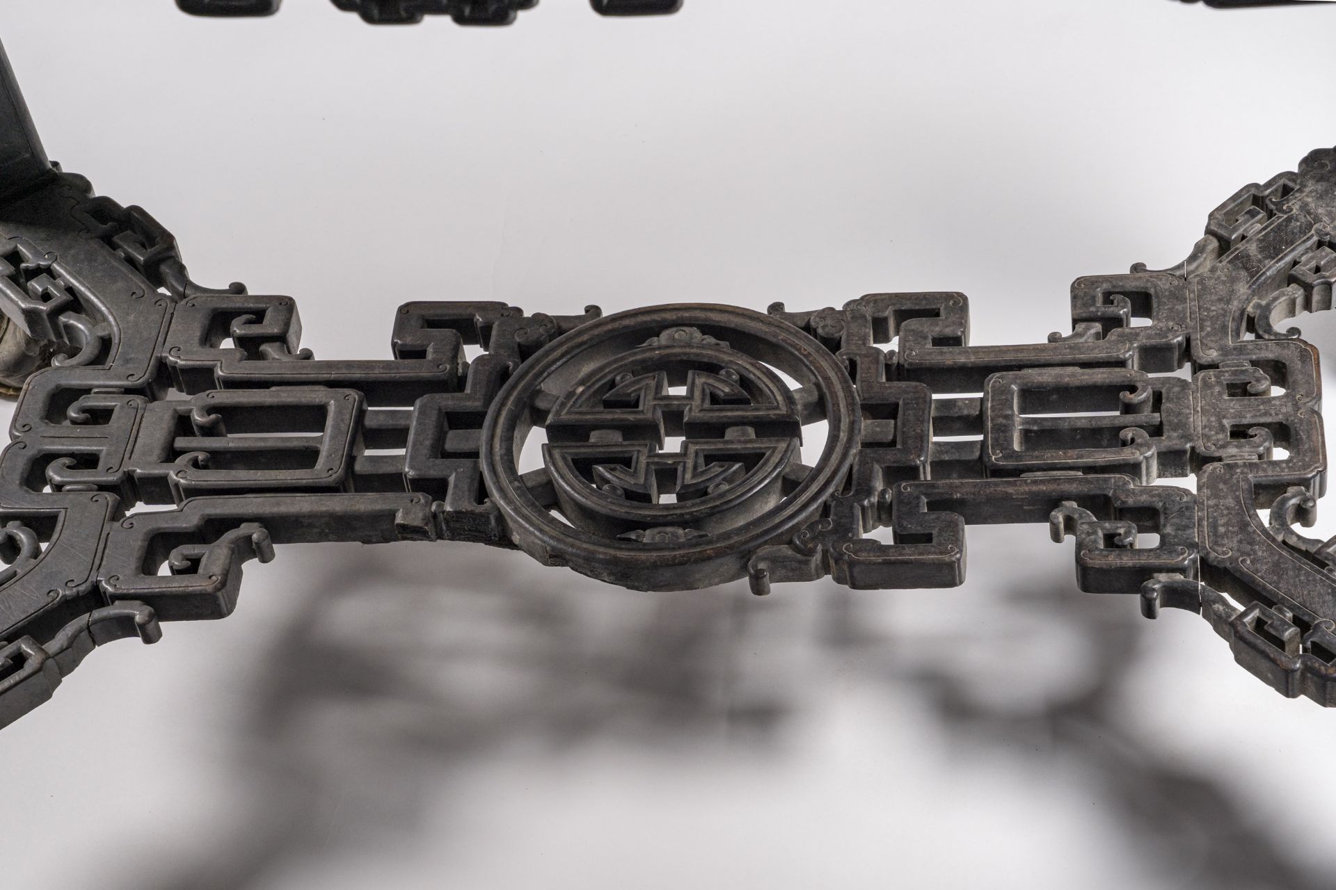 A LACQUERED HONGMU WOOD AND STONE CONSOLE TABLE, QING DYNASTY - Image 12 of 13