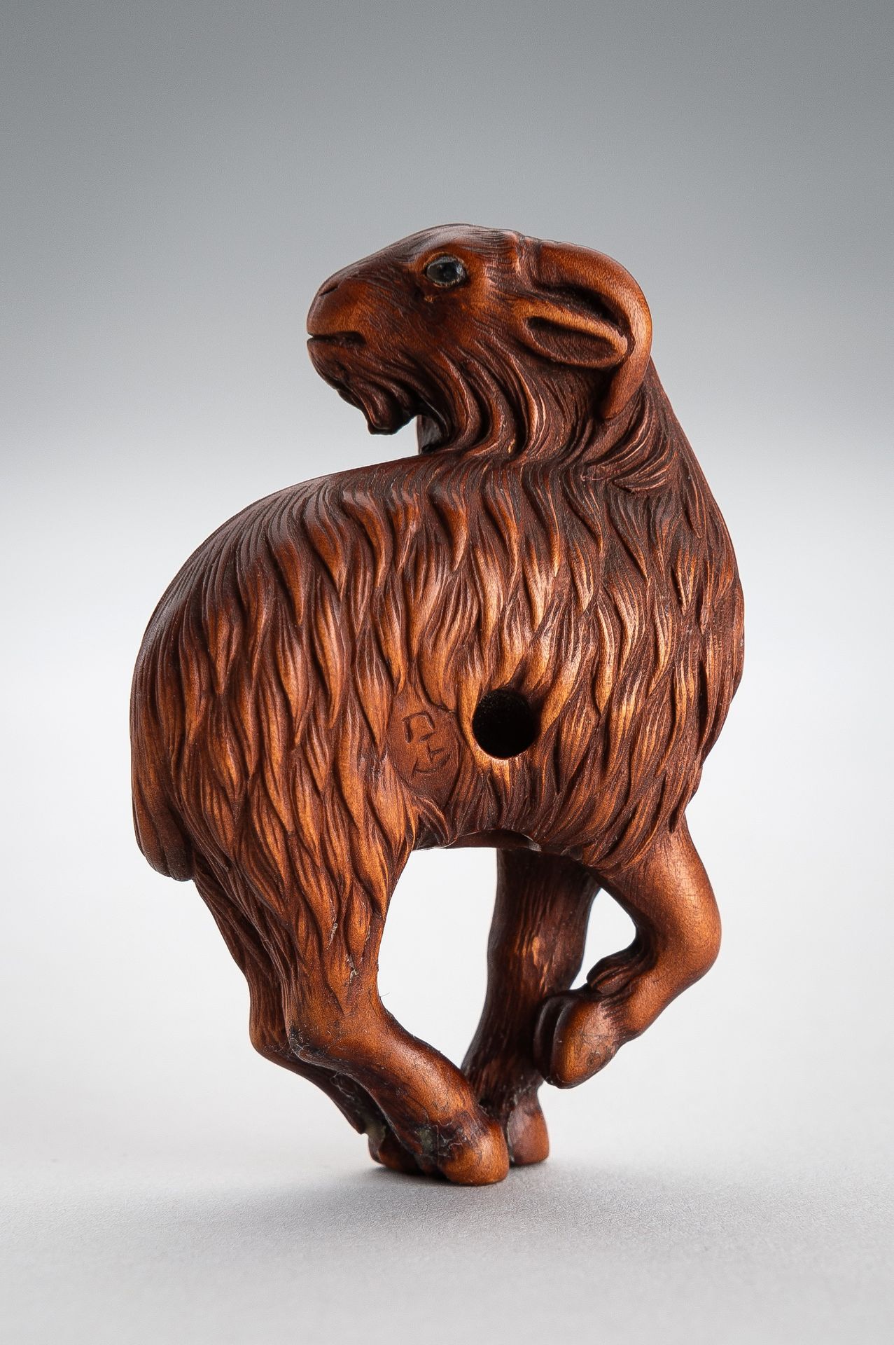 A WOOD NETSUKE OF A GOAT - Image 7 of 11