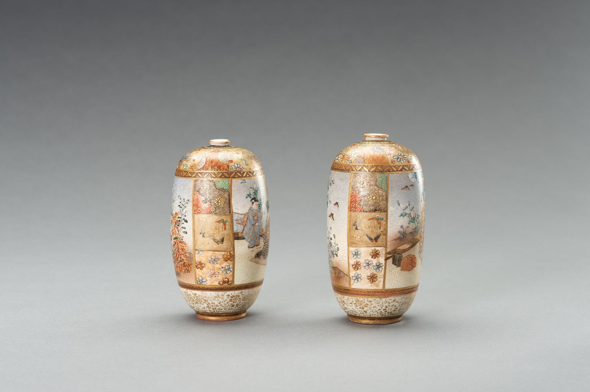 A PAIR OF SATSUMA 'AUTUMN' VASES - Bild 4 aus 12