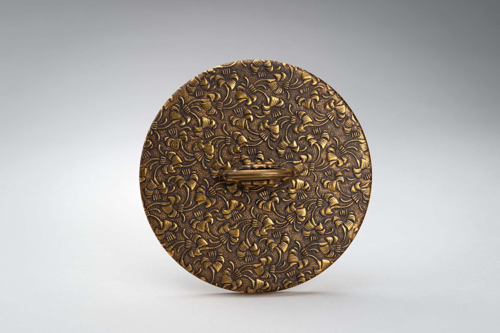 A CIRCULAR BRONZE BOX WITH COVER, MEIJI - Bild 7 aus 11