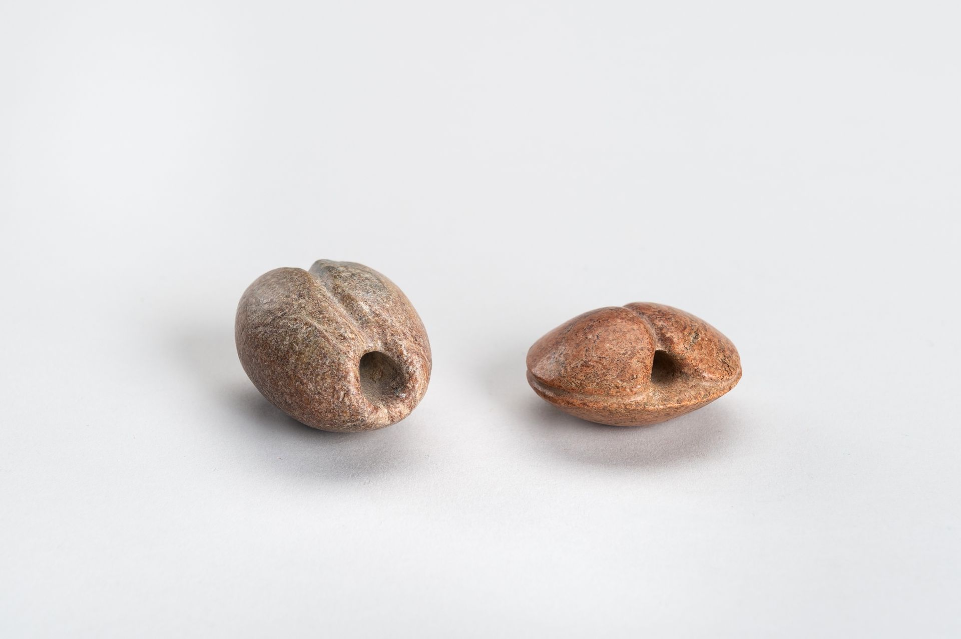 A LOT WITH TWO 'ANCIENT' STONE BEADS - Image 8 of 8