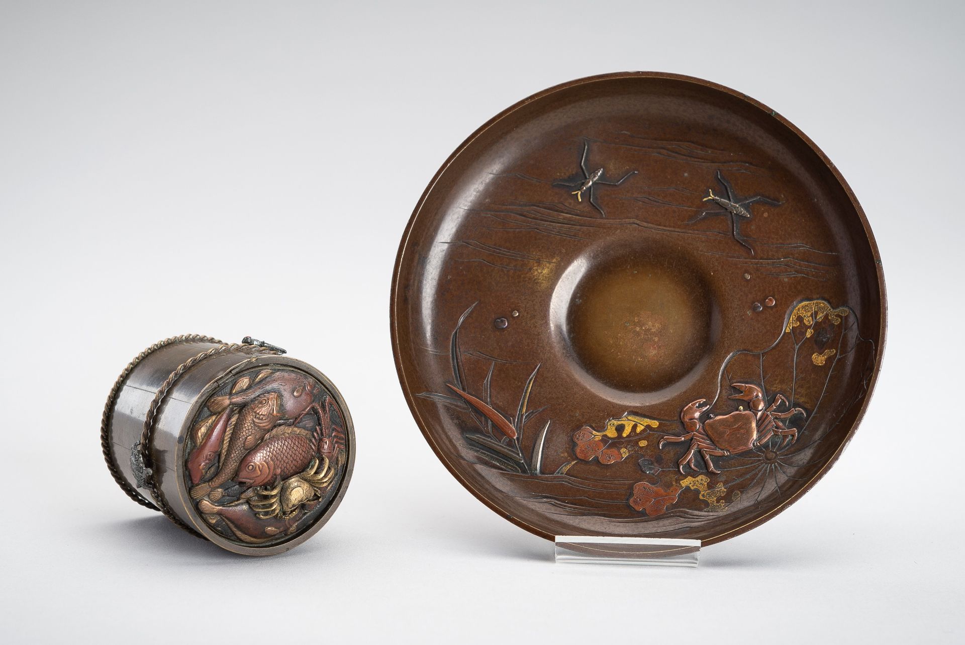 A FINE BRONZE DISH AND A MIXED METAL INKWELL WITH UNDERWATER DECOR, MEIJI