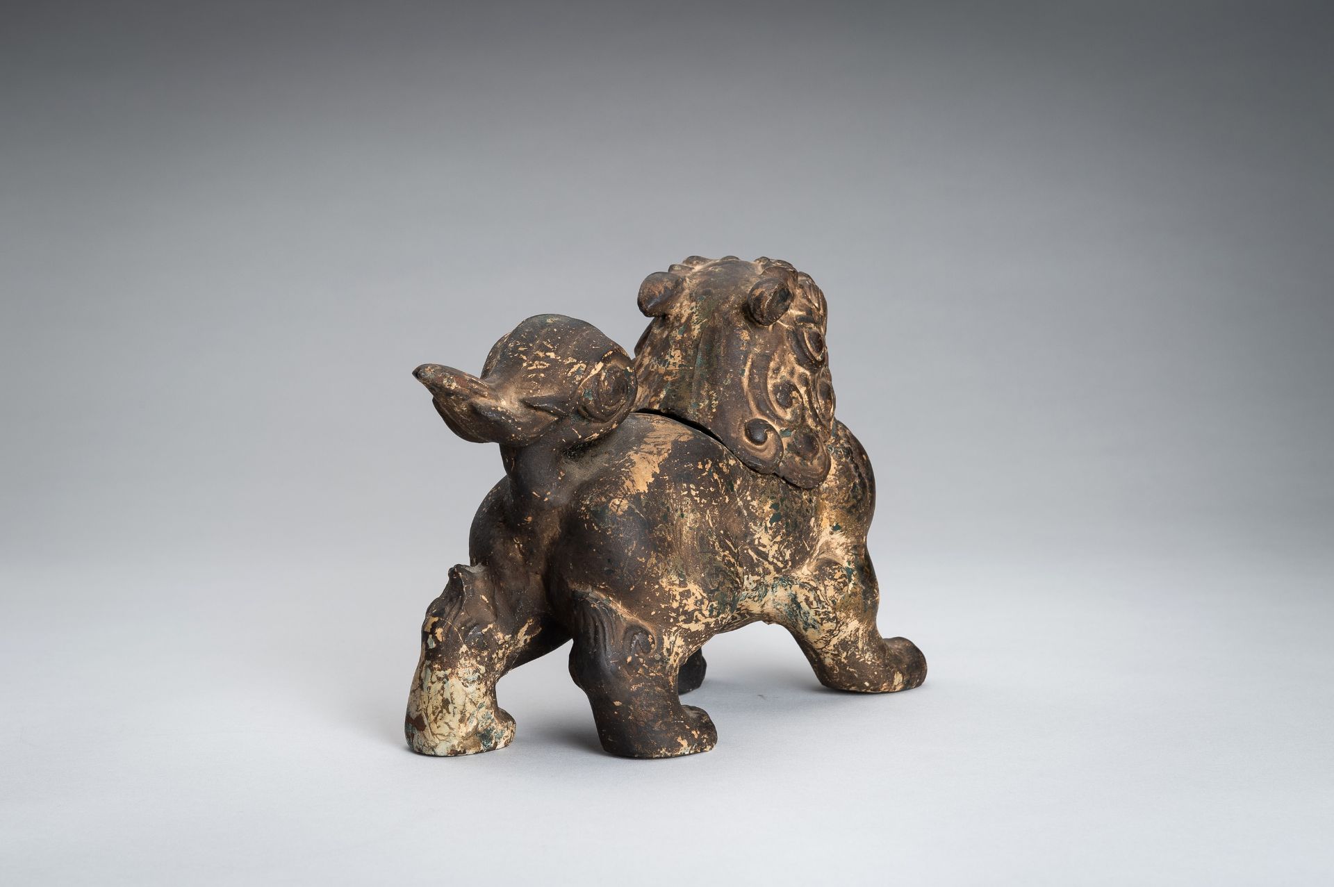 A CAST-IRON 'BUDDHIST LION' INCENSE BURNER, EDO - Image 8 of 13