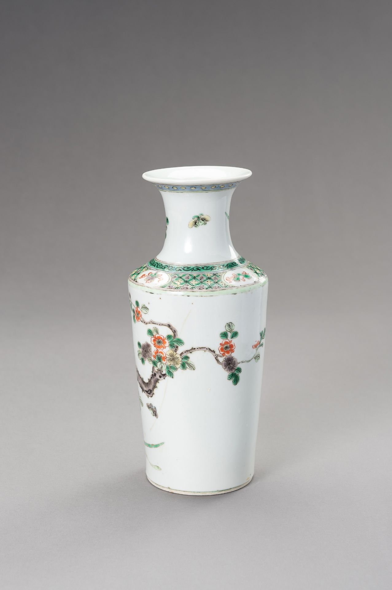 A FAMILLE VERTE 'PHEASANTS AND FLOWERS' VASE, LATE QING DYNASTY - Image 9 of 11