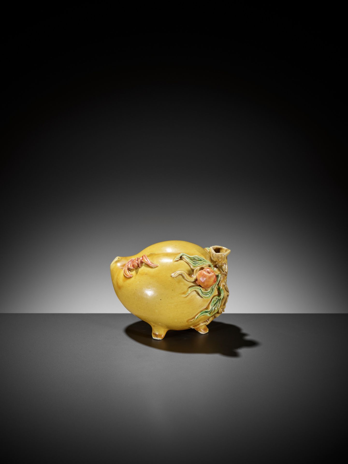 AN IMPERIAL YELLOW GLAZED PEACH-FORM WATER DROPPER, QING DYNASTY - Image 2 of 7