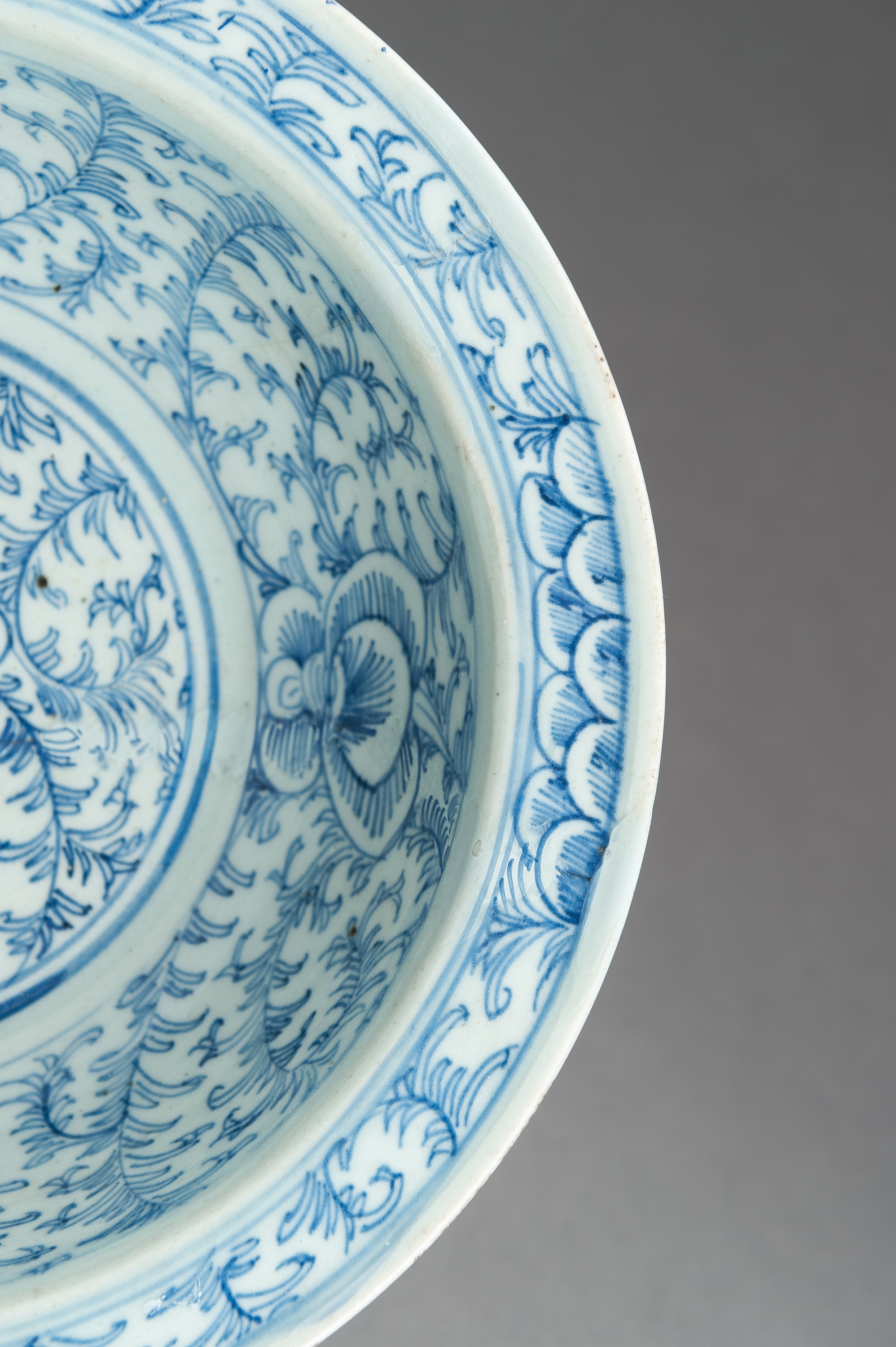A BLUE AND WHITE ANNAM PORCELAIN BOWL - Image 4 of 12