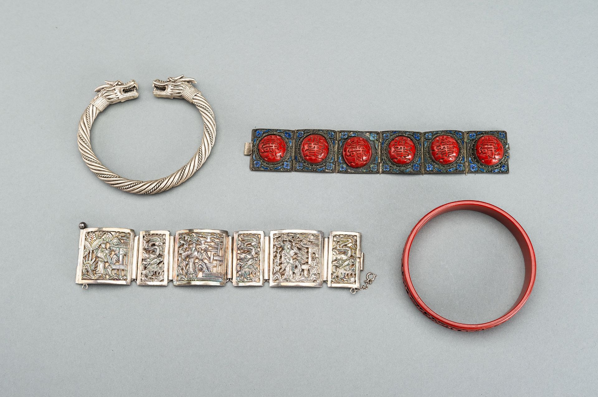 A GROUP OF FOUR METAL, SILVER-PLATED, AND CINNABAR LACQUER BRACELETS - Bild 3 aus 23