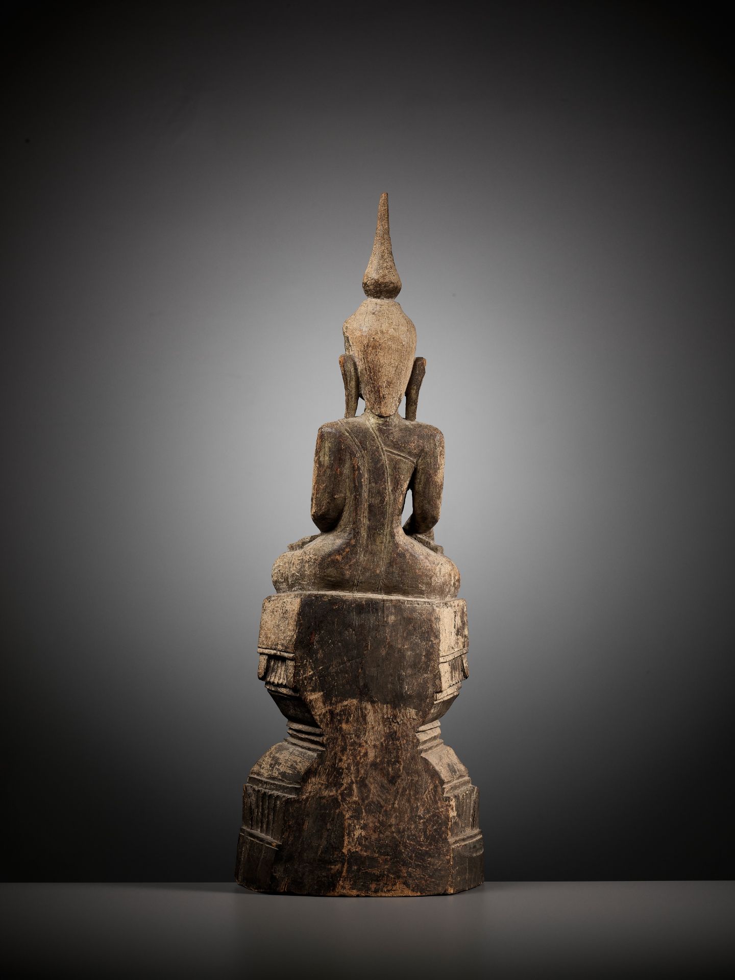 A LARGE SHAN STYLE WOOD CARVING OF BUDDHA - Image 4 of 7