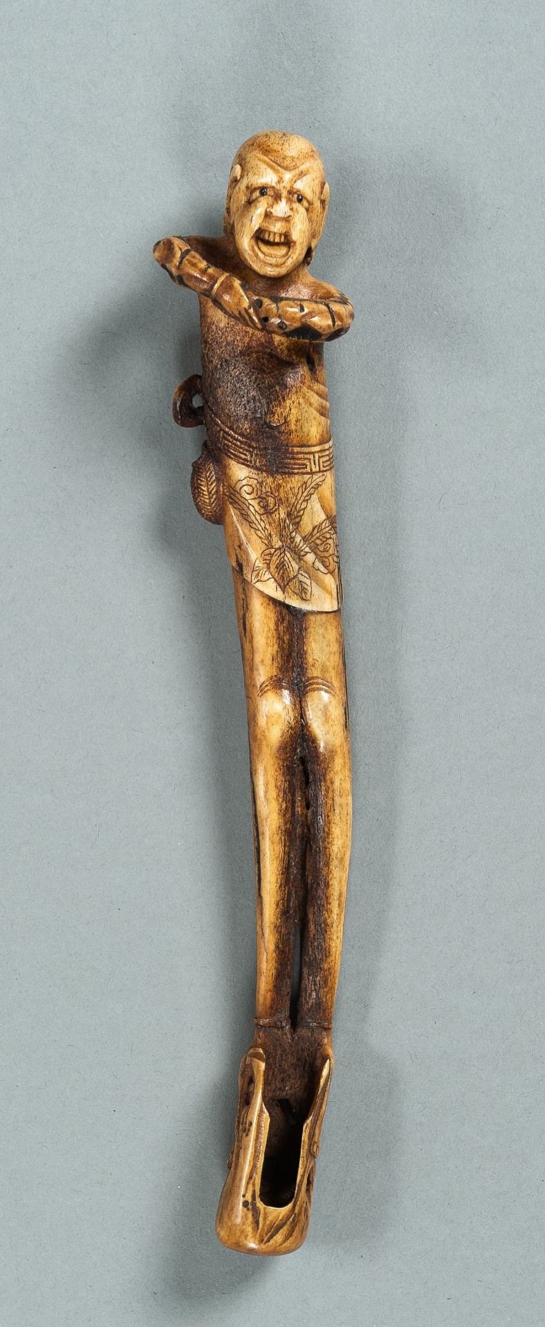 A STAG ANTLER KISERUZUTSU OF ASHINAGA, MEIJI